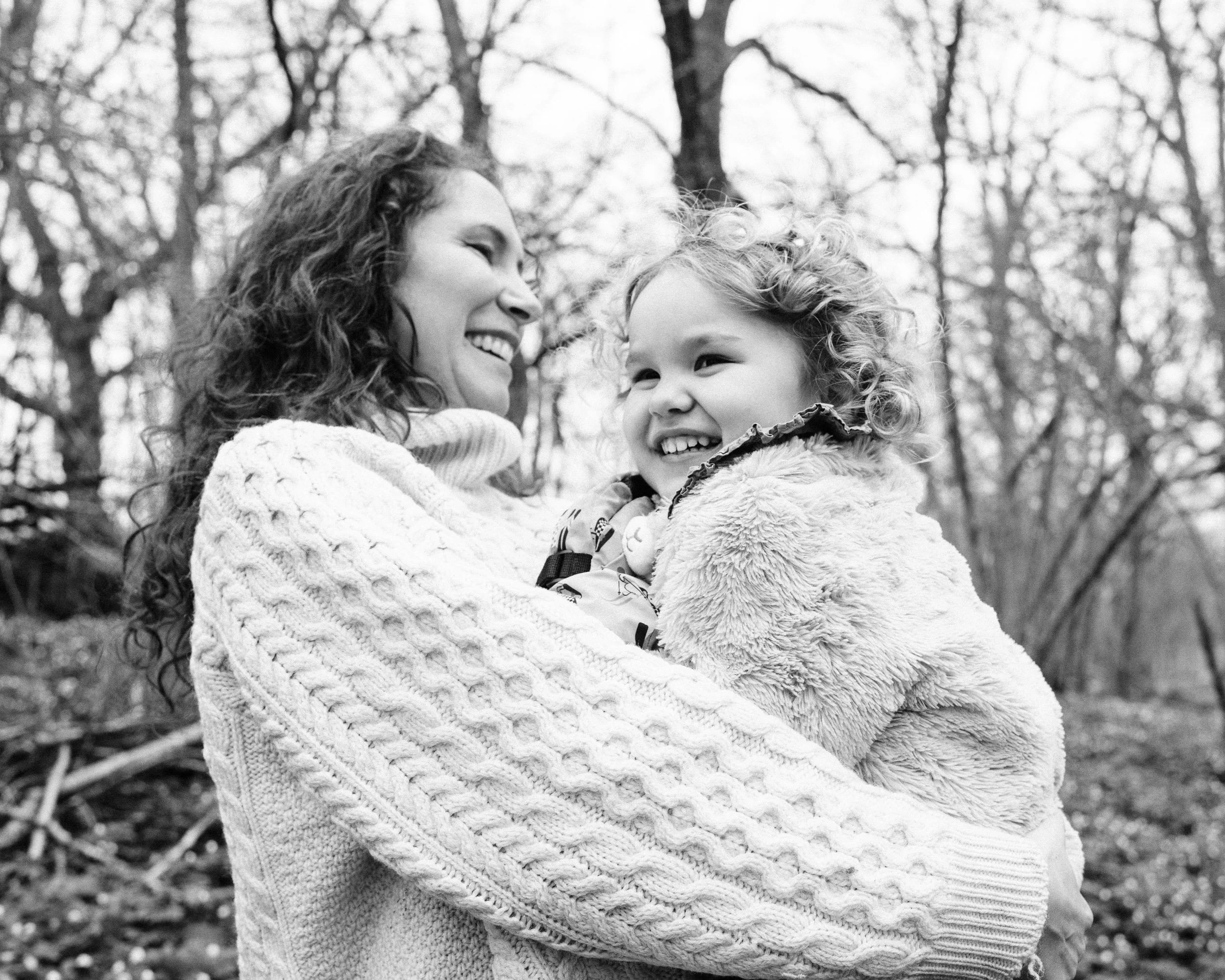 family photography stockholm sweden shoot in the forest
