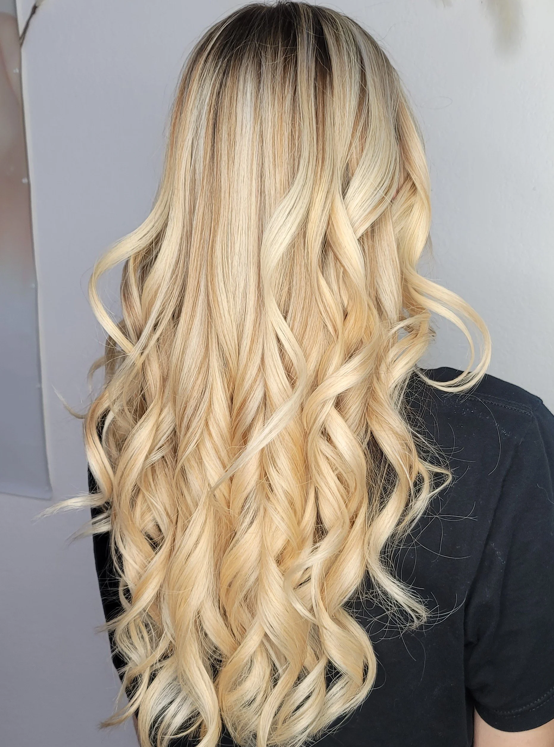 shadow root blonding with waves curl