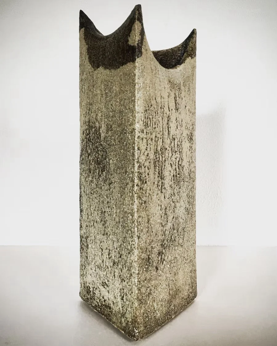 KOLME AALTOA, 2008
käsinrakennettu patinoitu maljakko, 23x10 cm