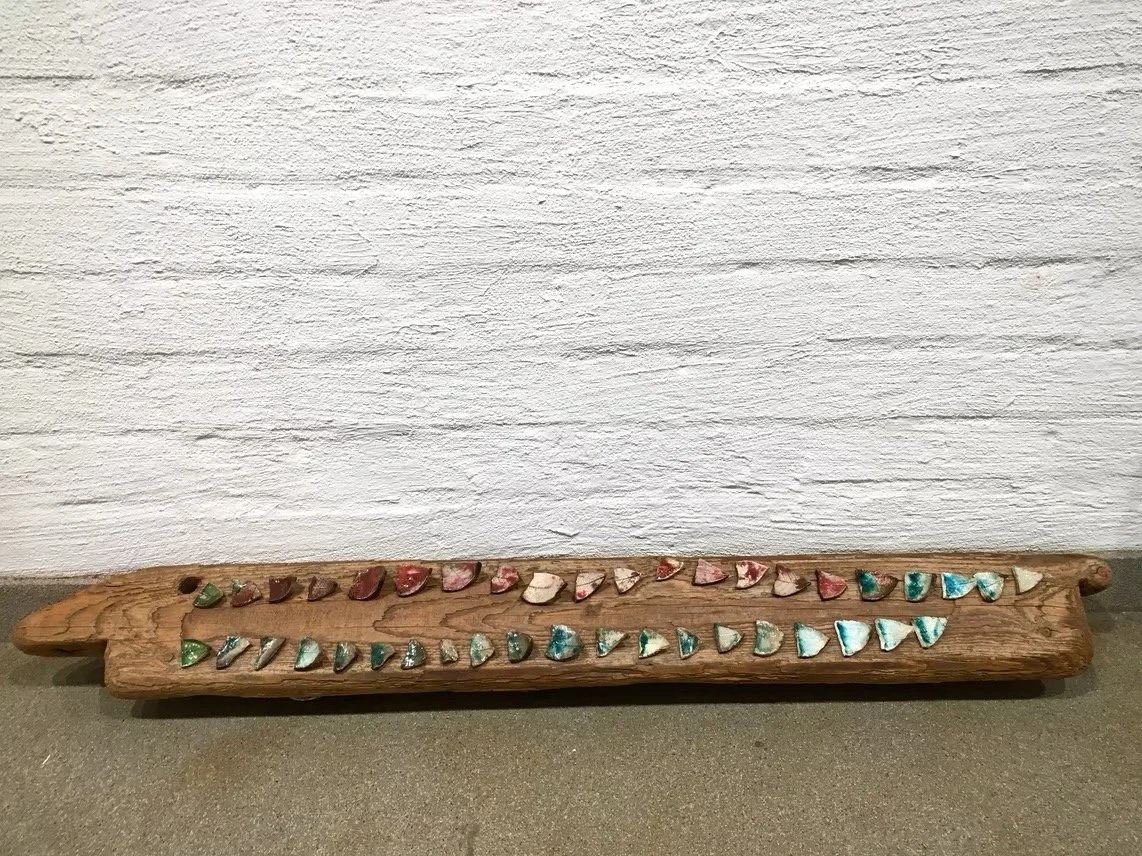 SIGURDIN VALEKALA, 2012
puu/rakuveistos, 125x15 cm