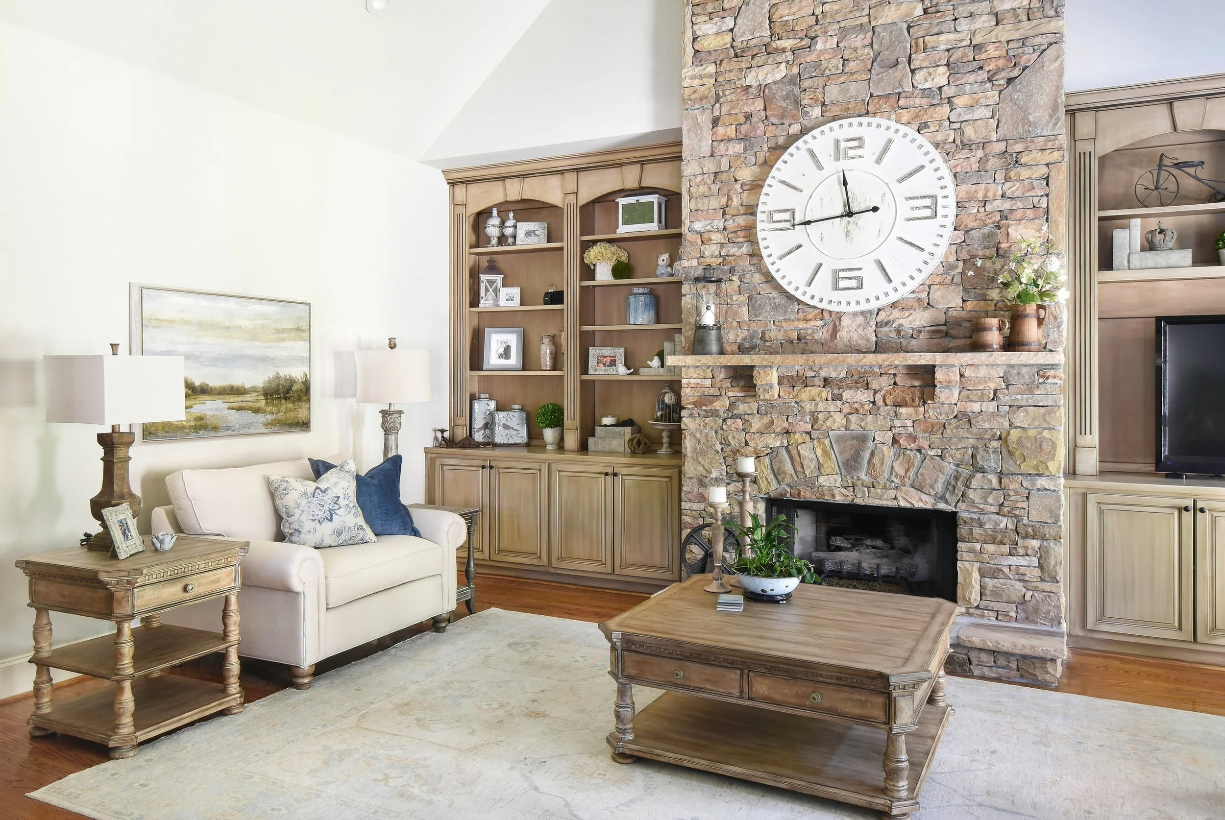 farmhouse-comfortable-cozy-look-fixer-upper-look-chosen-interiors-img~3e51c45b0a380a57_14-9965-1-31a7142.jpg