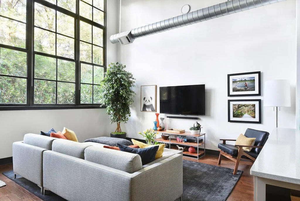 atlanta-down-town-loft-living-chosen-interiors-img~faa1e71d0a4ff6ab_14-9129-1-fb7439a.jpg