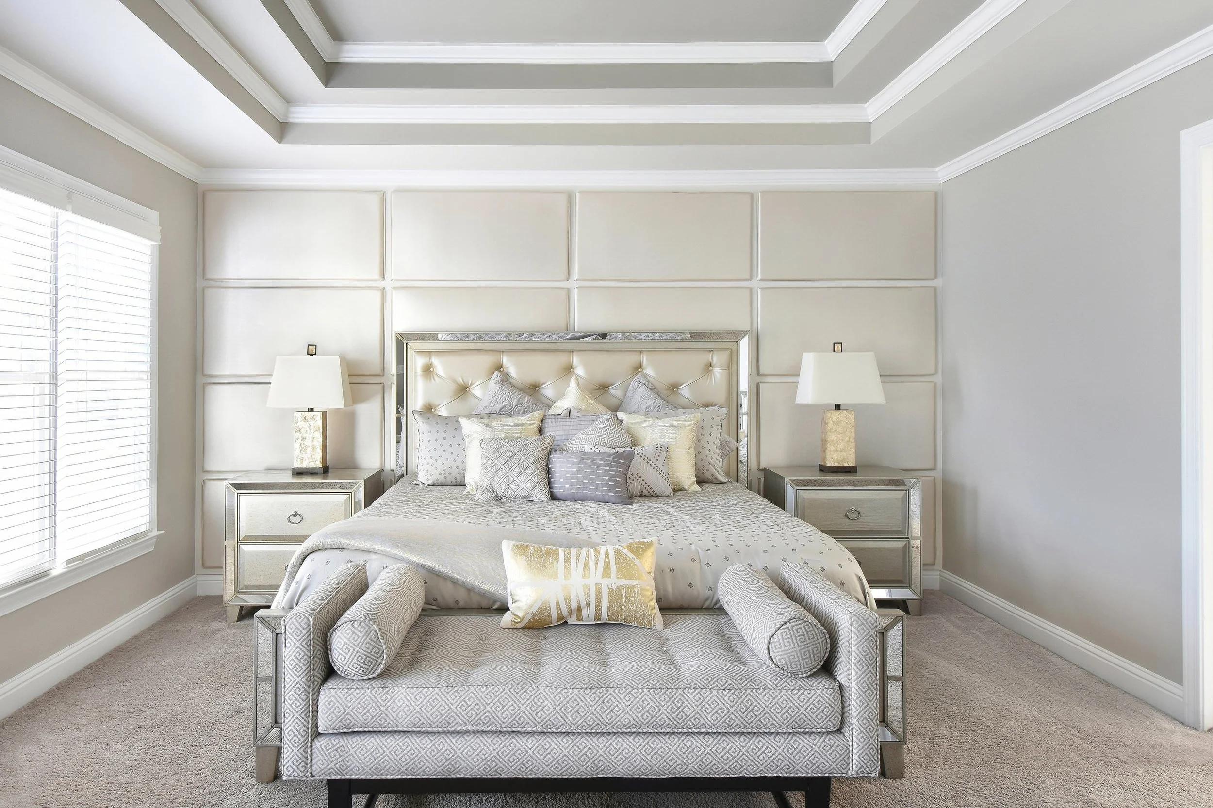 modern-master-bedroom-chosen-interiors-img~8de15c3708e282e7_14-8671-1-b716a6a.jpg