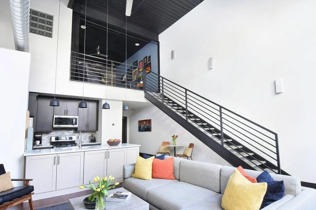 atlanta-down-town-loft-living-chosen-interiors-img~9b11df0e0a4ff6a2_14-2687-1-f90f6b4.jpg