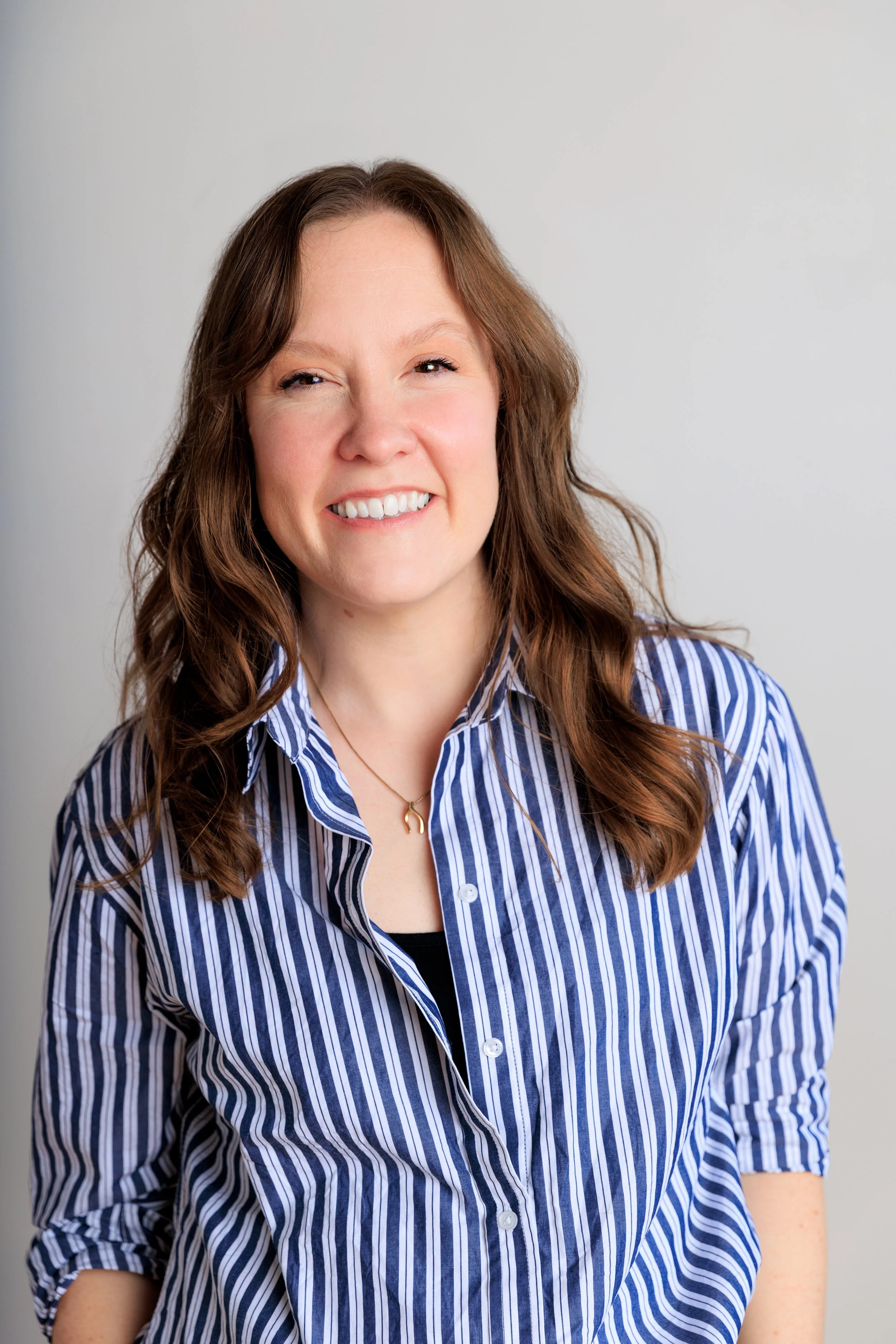 Katie Catalano LCSW serves adults in Illinois and Colorado, providing mental health therapy focused on supporting individuals live their authentic lives
