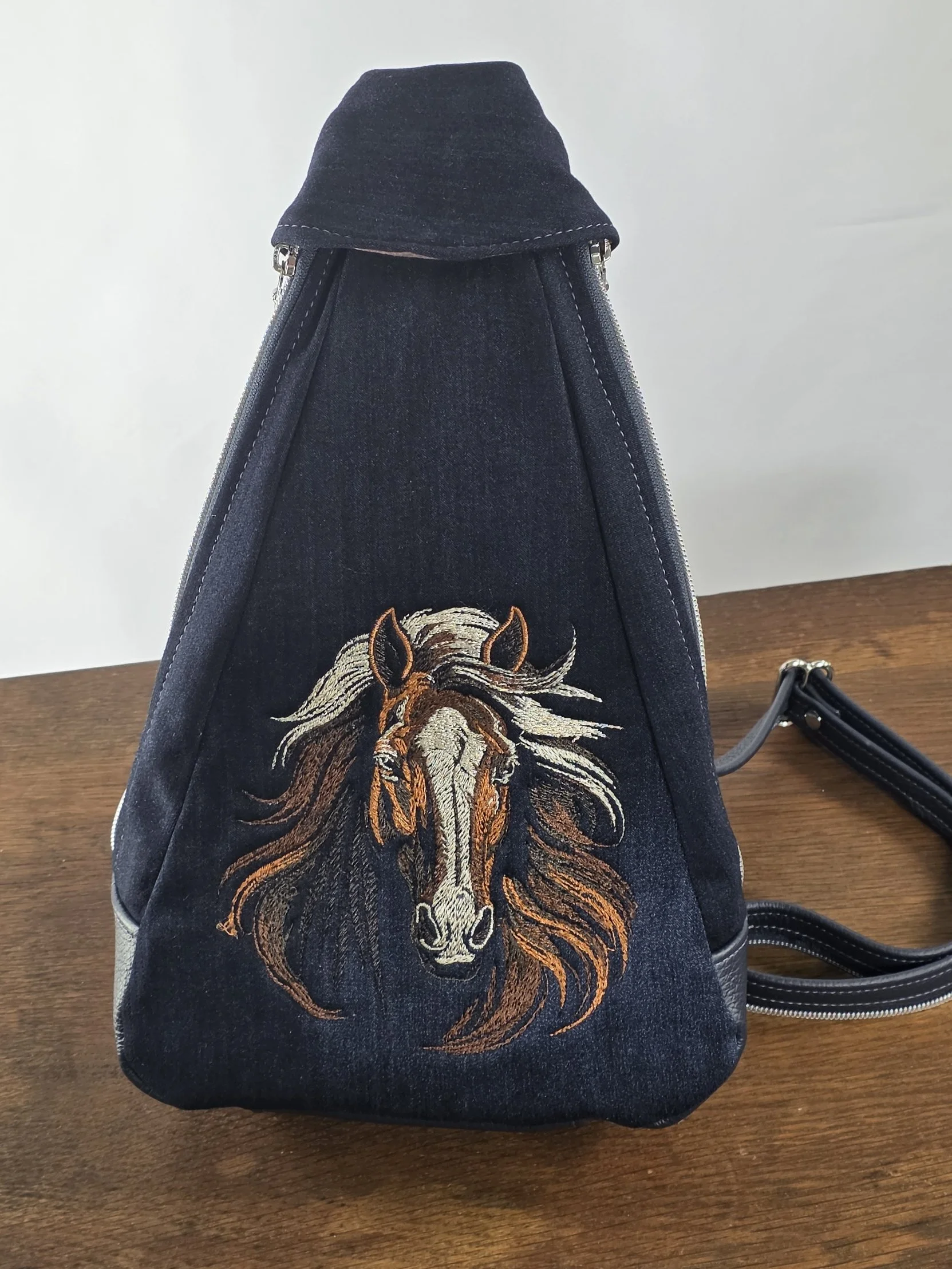 Leather Sling Horse Face Forward