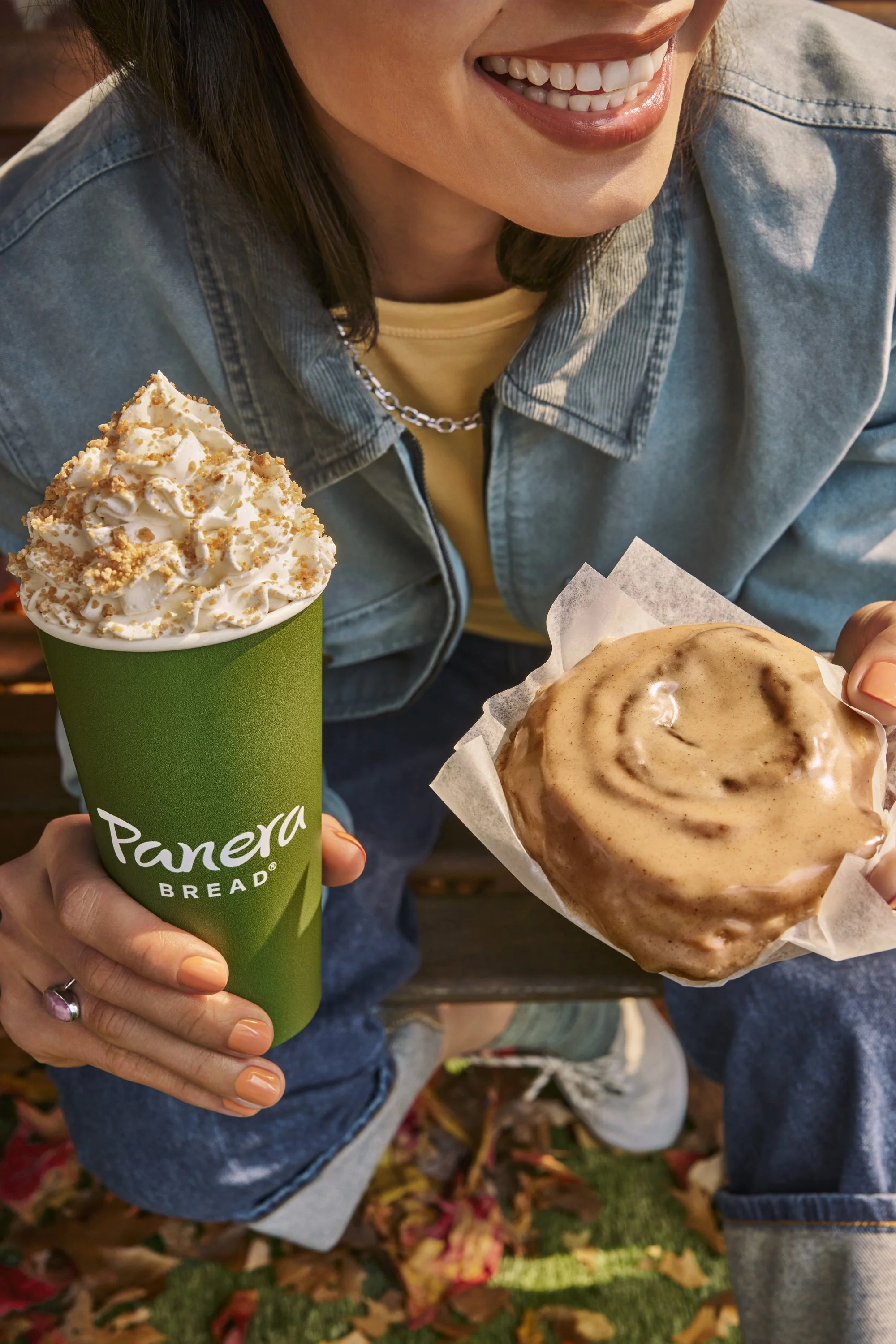 C726-PumpkinCinnamonRoll_PumpkinSpiceLatte_MyPanera_0365_R2.jpg