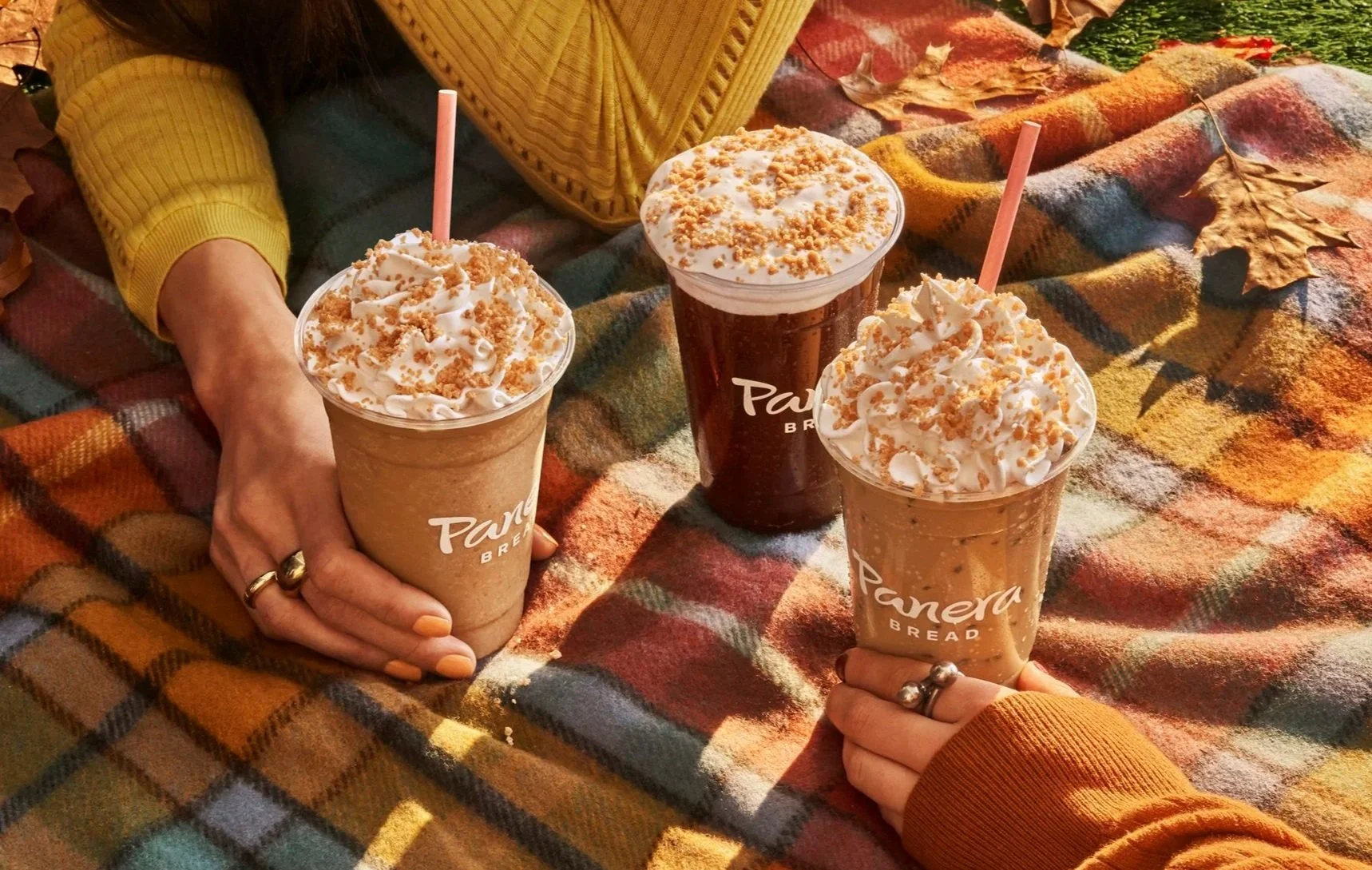 C726-IcedPumpkinSpiceLatte_PumpkinSpiceIcedCoffee_PumpkinSpiceFrozenJava_H_R0C726-IcedPumpkinSpiceLatte_PumpkinSpiceIcedCoffee_PumpkinSpiceFrozenJava_H_R3.jpg