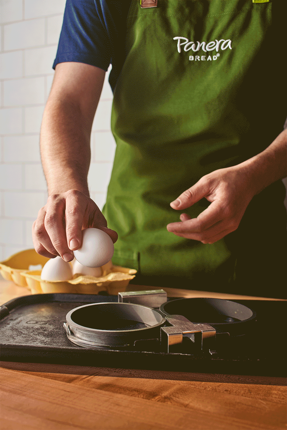 C726-FreshlyCrackedEgg_Beauty_GIF_R1-FF.gif