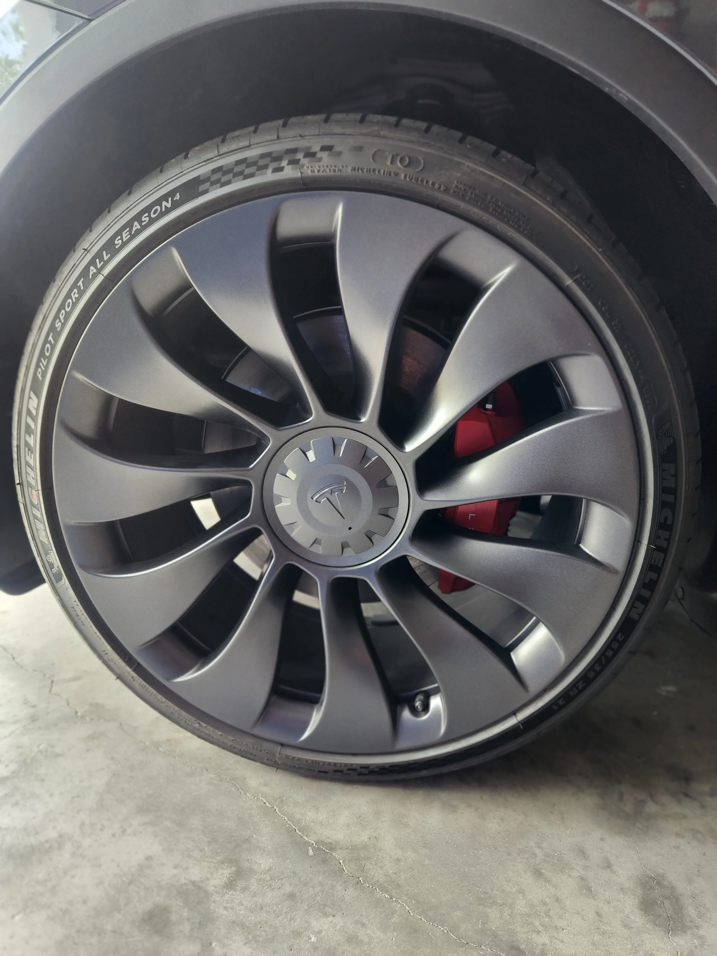 AFTER CURB RASH REPAIR 

OEM COLOR MATCHED WHEEL

TESLA WHEEL REPAIR TAMPA BAY 

TESLA WHEEL POWDER COATING

EV VEHICLES