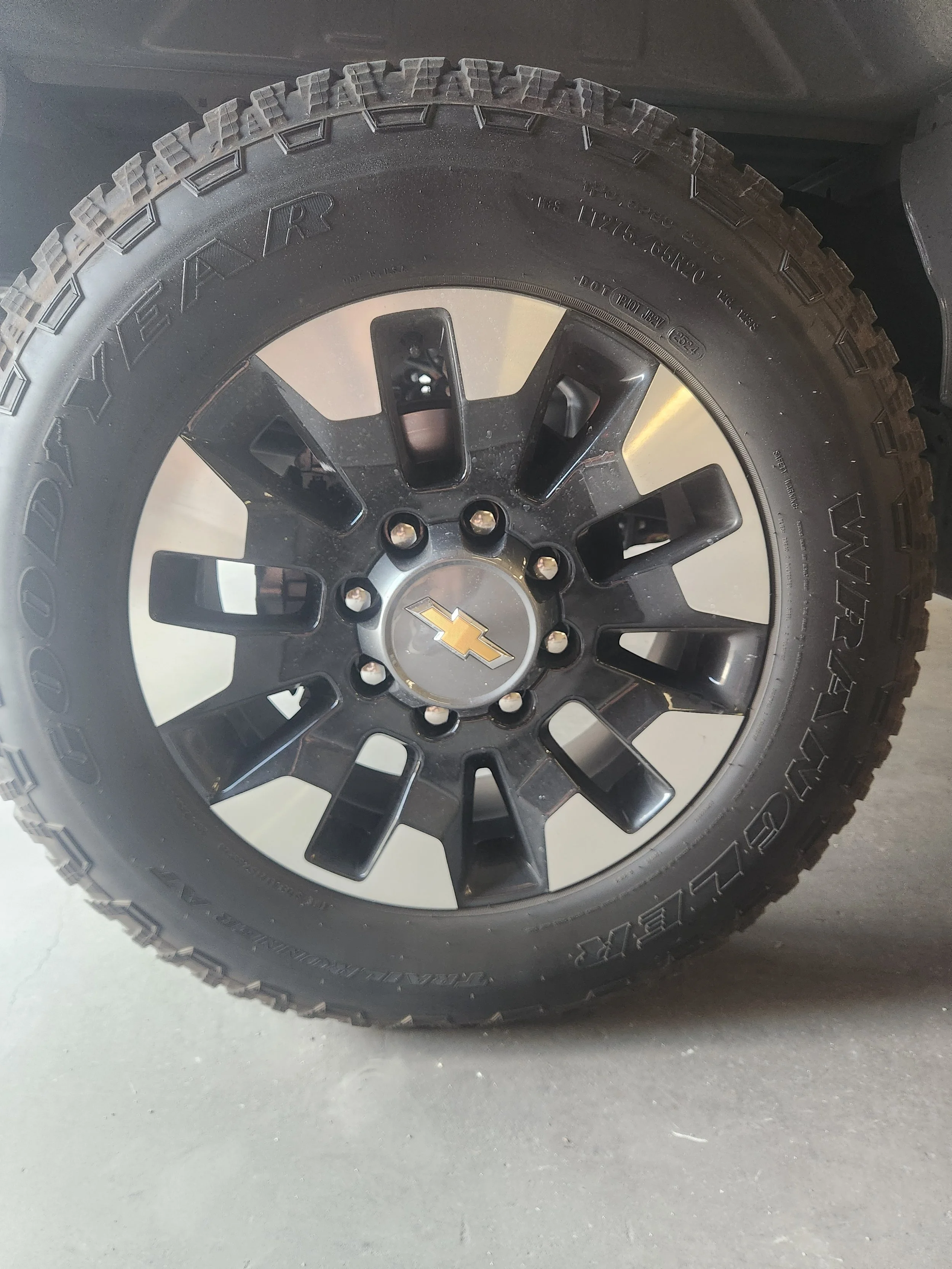 Here are the best SEO keywords for the Chevrolet 2500 heavy-duty factory replacement wheel (featuring the corrected, factory-matched color change by AUTOESTHETICS):

Primary Keywords:

Chevrolet 2500 factory color match wheel refinishing Tarpon Sprin