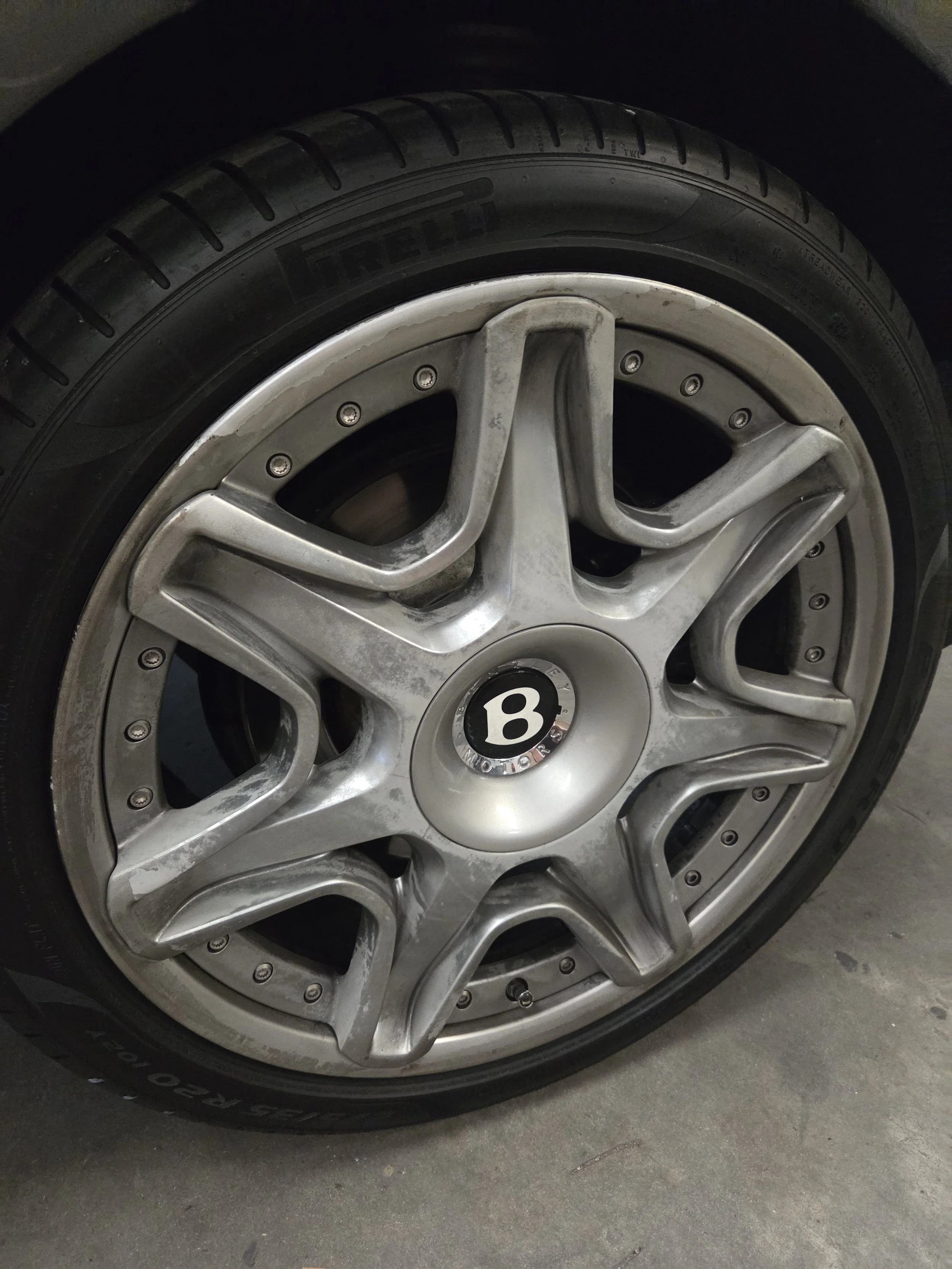 Bentley Continental 2-piece wheel acid damage repair Tarpon Springs

Acid-damaged alloy wheel restoration Tampa Bay

Bentley multi-piece rim chemical stripping repair Florida

Corroded and acid-damaged wheel refinishing

Multi-piece split rim chemica