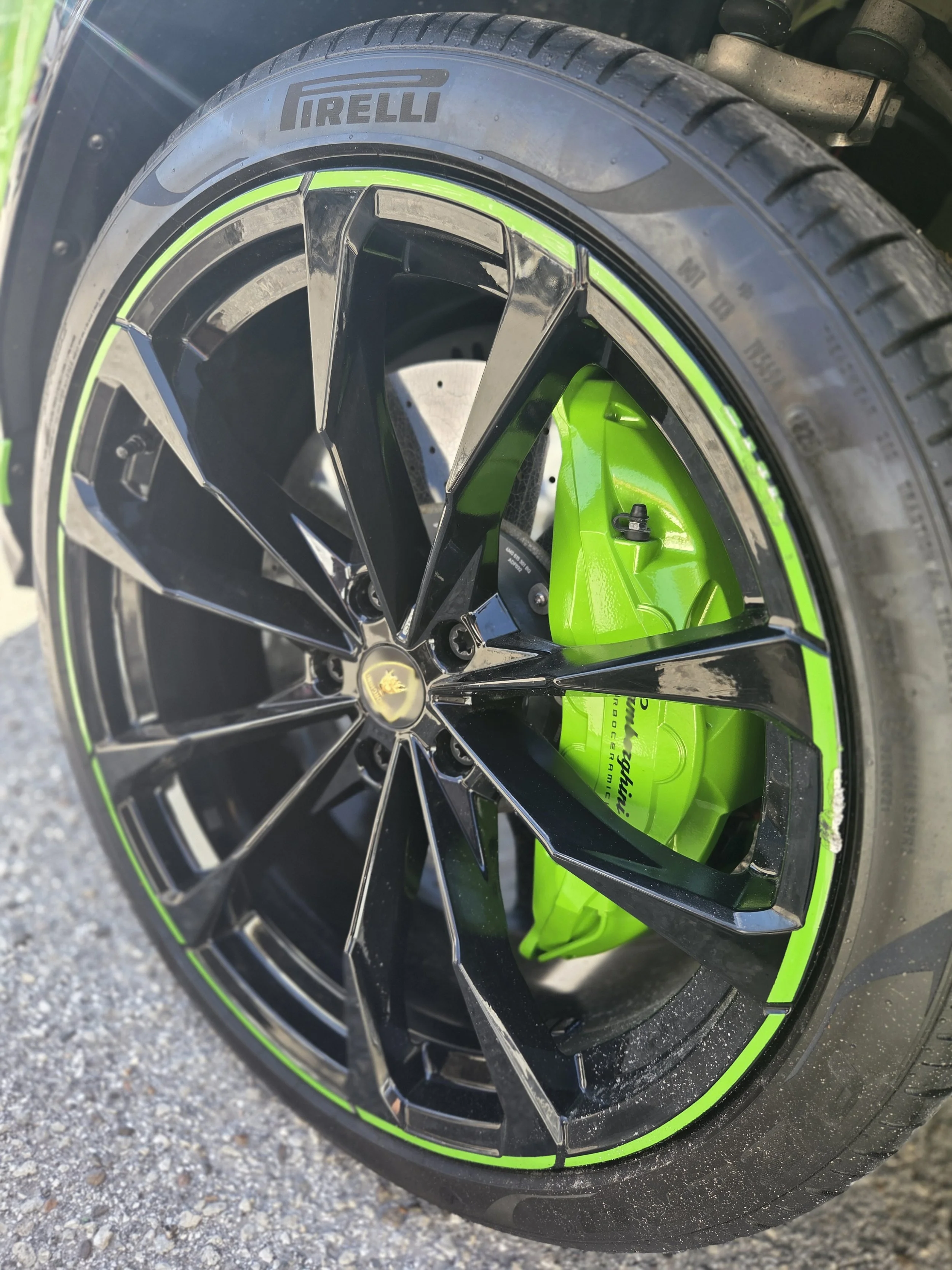 Lamborghini Urus wheel curb rash repair Channelside Tampa

Verde Mantis OEM color rim damage restoration Tampa Bay

Mobile Lamborghini Urus wheel repair Florida

Two-tone gloss black and Verde Mantis wheel scratch evaluation

Exotic SUV alloy wheel c