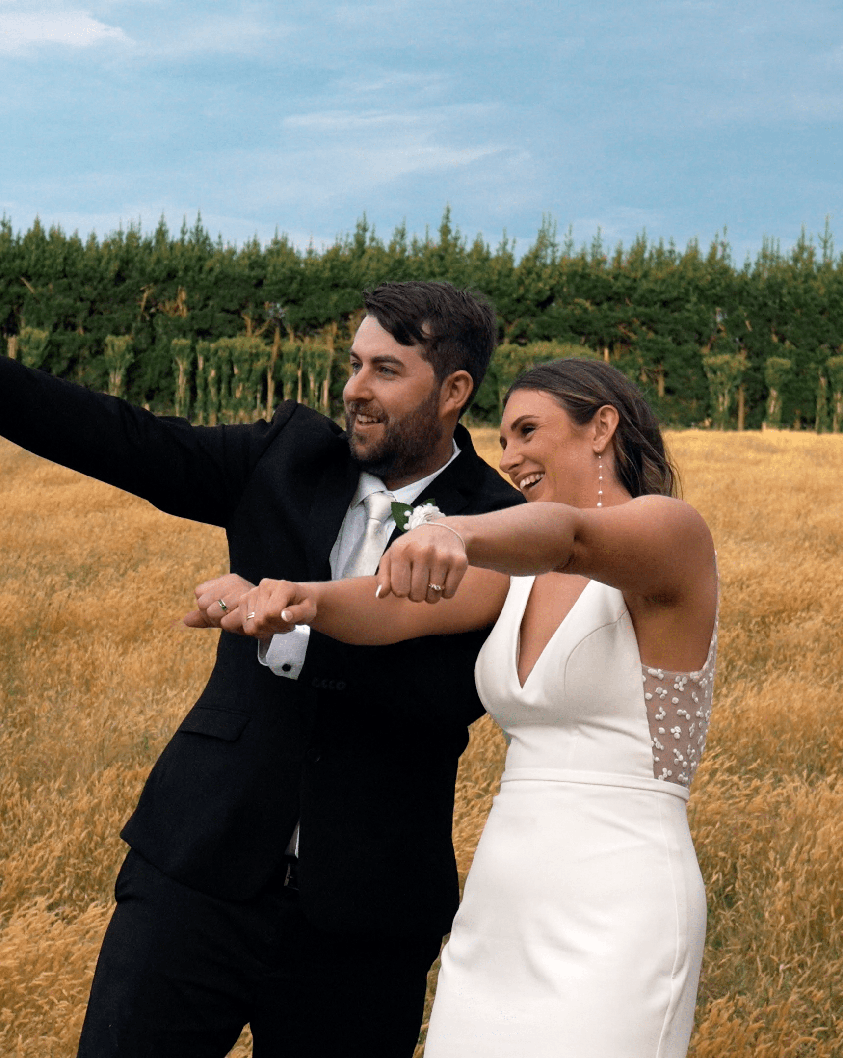 Lucy + Caleb | Larcomb Vineyard Wedding // Christchurch 