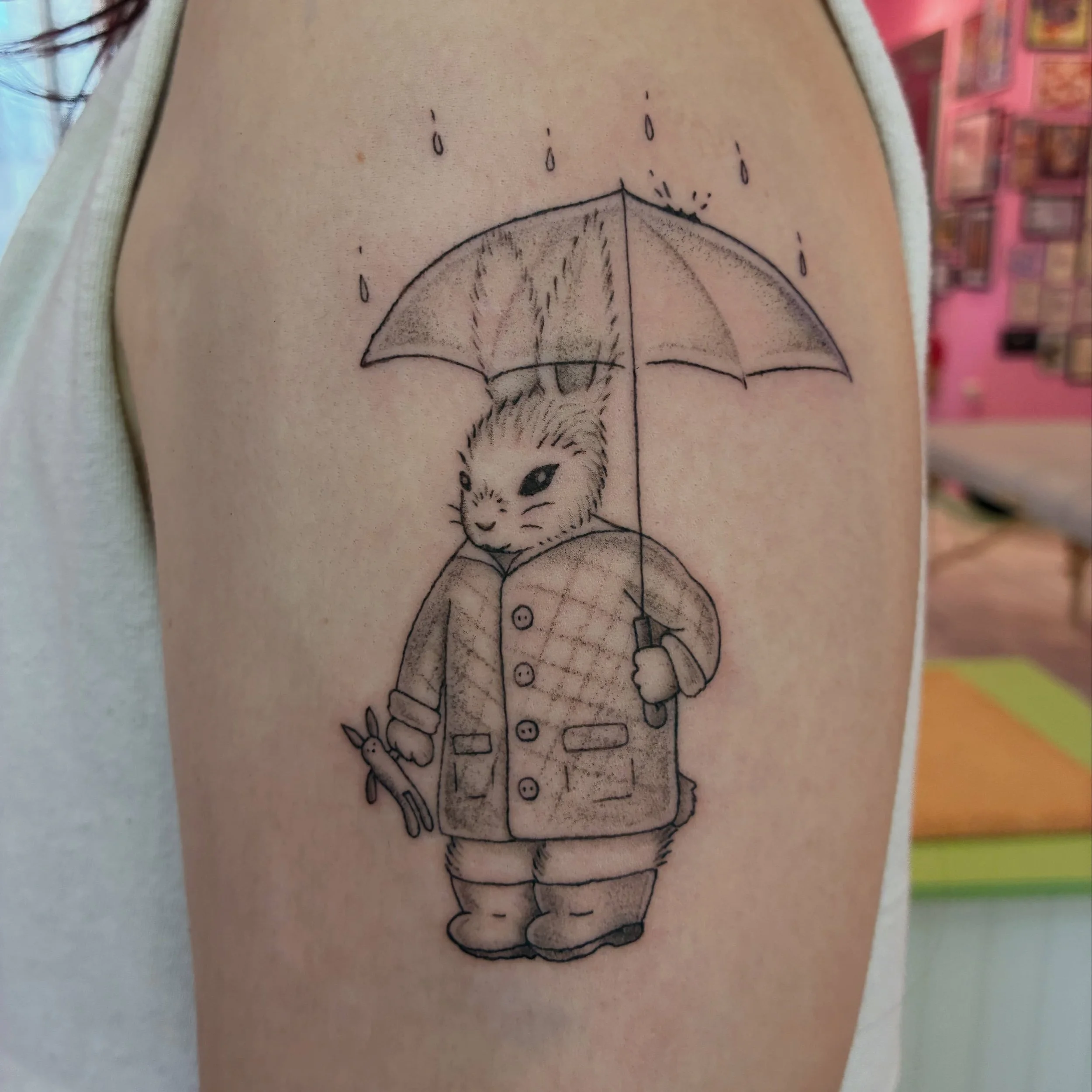 Rainy day vibes ☔️ Izzy and her mom (and girlfriend Lauren who got the fishing cat) made my whole life by each getting one of the cutie critter flash each during their visit to New York! I&rsquo;m kinda obsessed with how this little guy came out