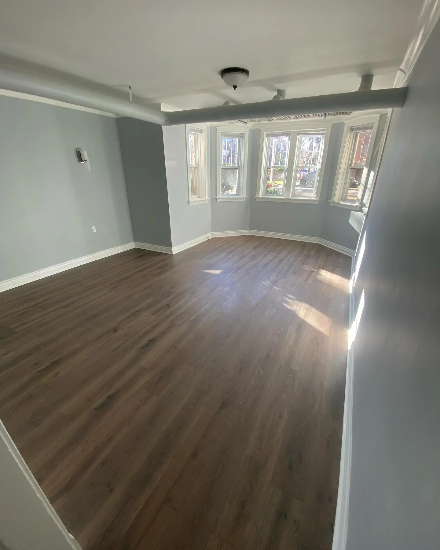 Seamless Laminate Flooring Install #flooring #renovation #laminateflooring #lvp