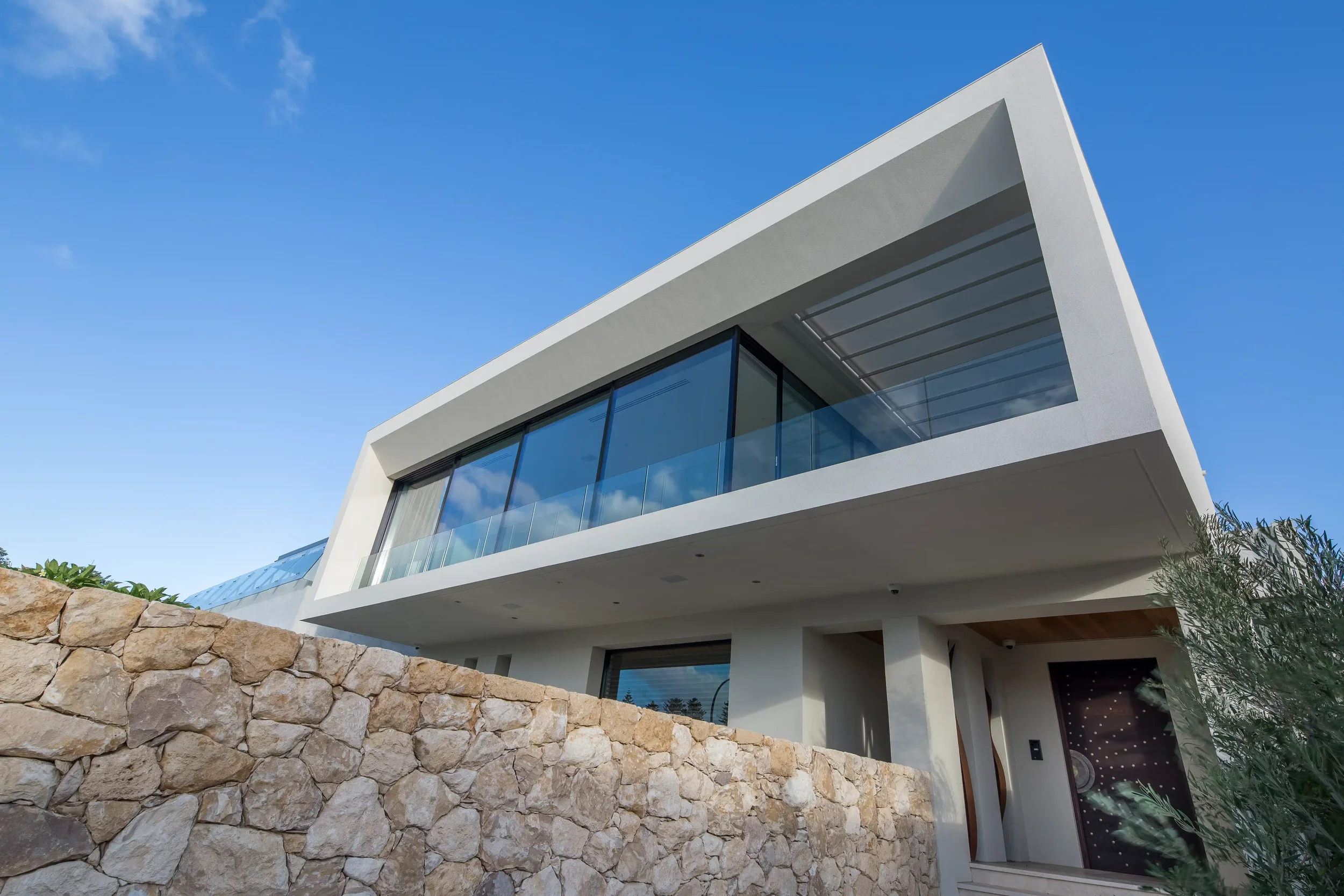 01-house-01-cottesloe-exterior.webp