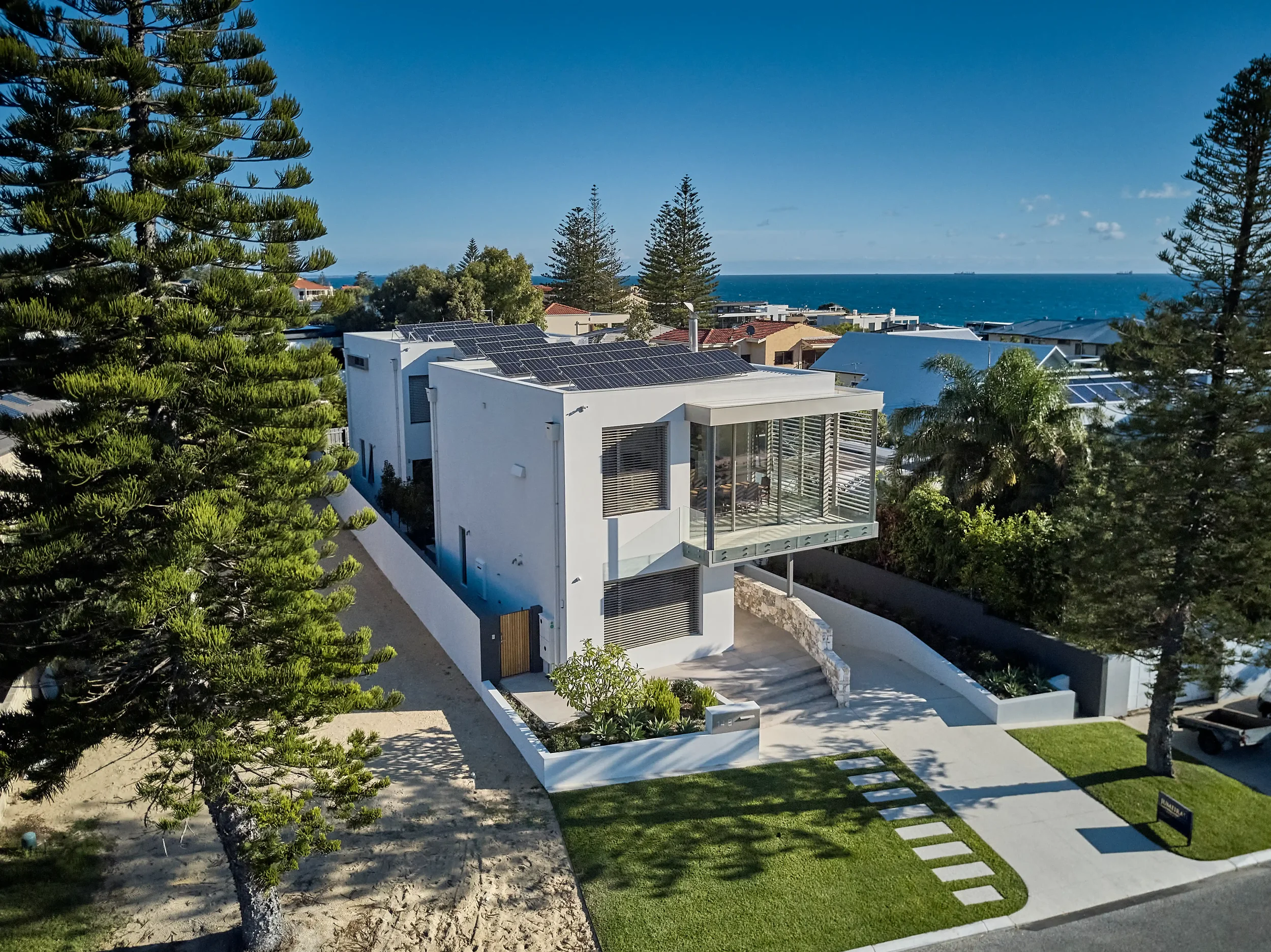 HOUSE 14B - SWANBOURNE