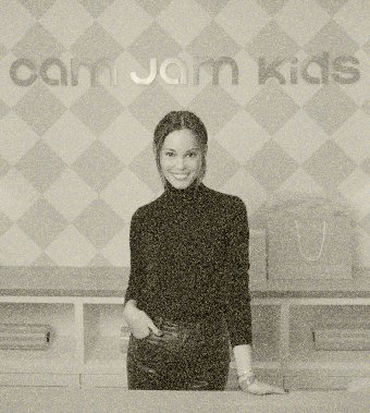 Headshot of Lindsay Coppola, founder of Cam Jam Kids