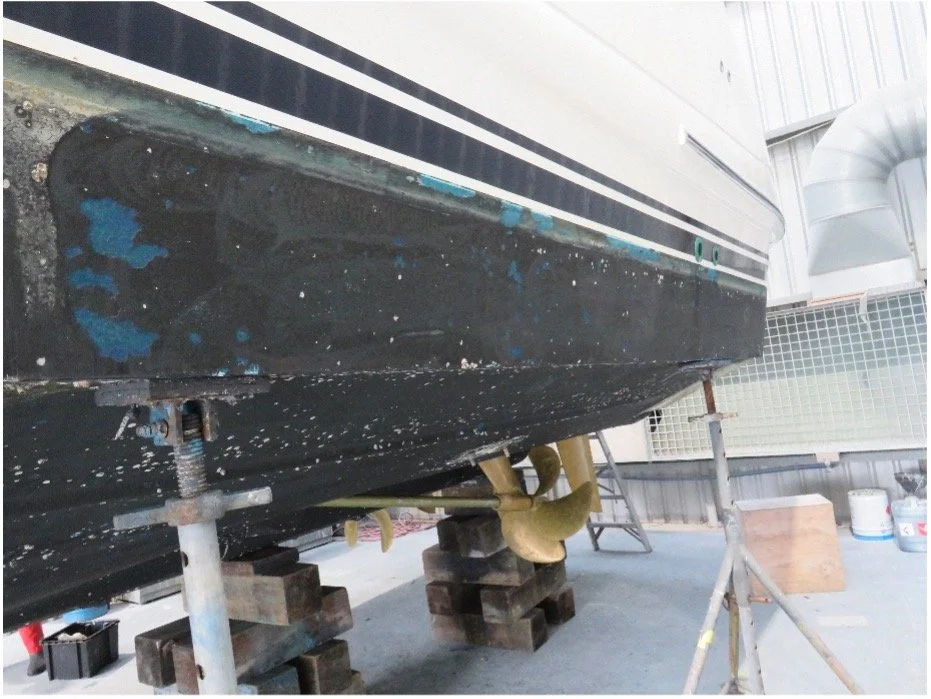 hullwell-antifoul-paint-remover-before