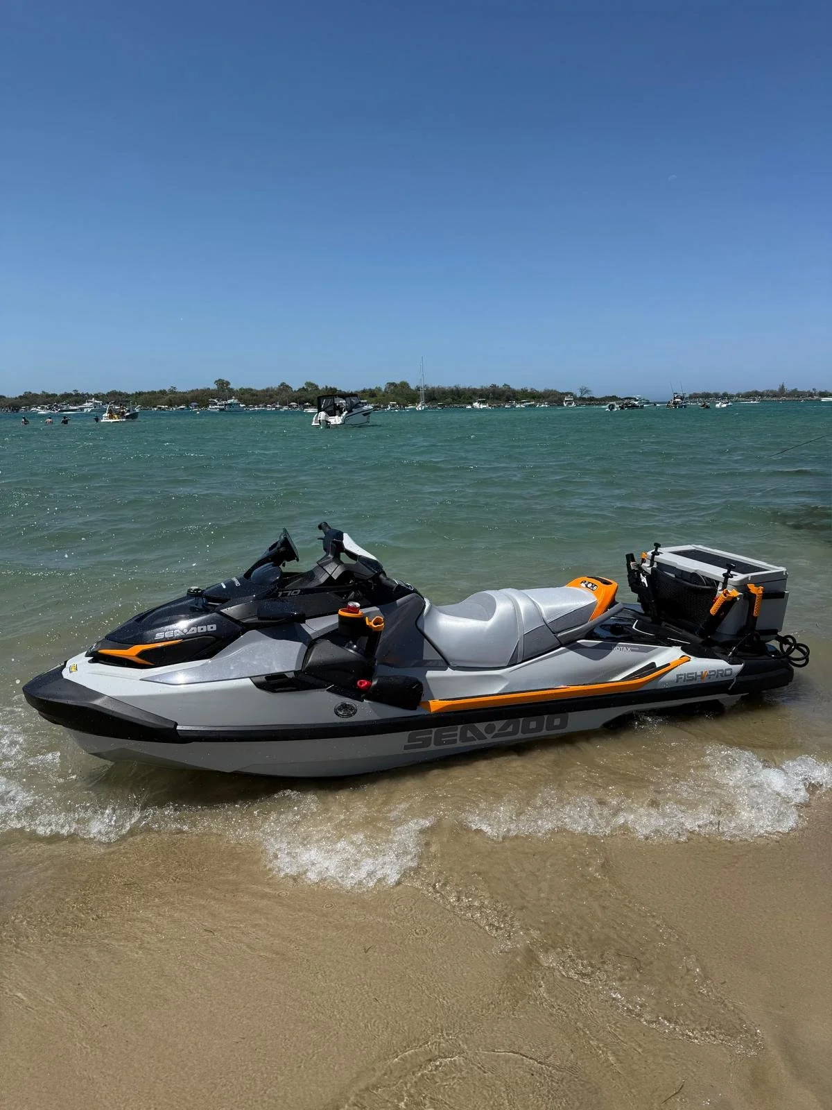 On-water marine call-out support for vessels moored or anchored on the Gold Coast