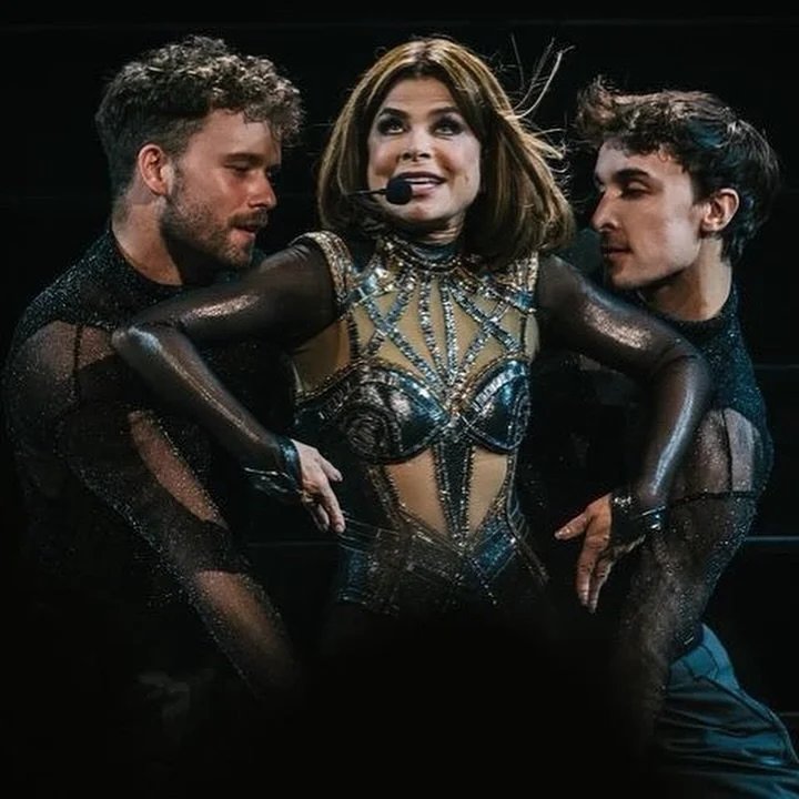 an unforgettable summer ☀️❤️ thank you @paulaabdul for having me on this incredible ride! #MagicSummerTour