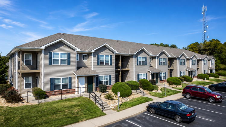 Commercial roofing contractor solutions for flat roofing, TPO roofing, and metal roofing opportunities