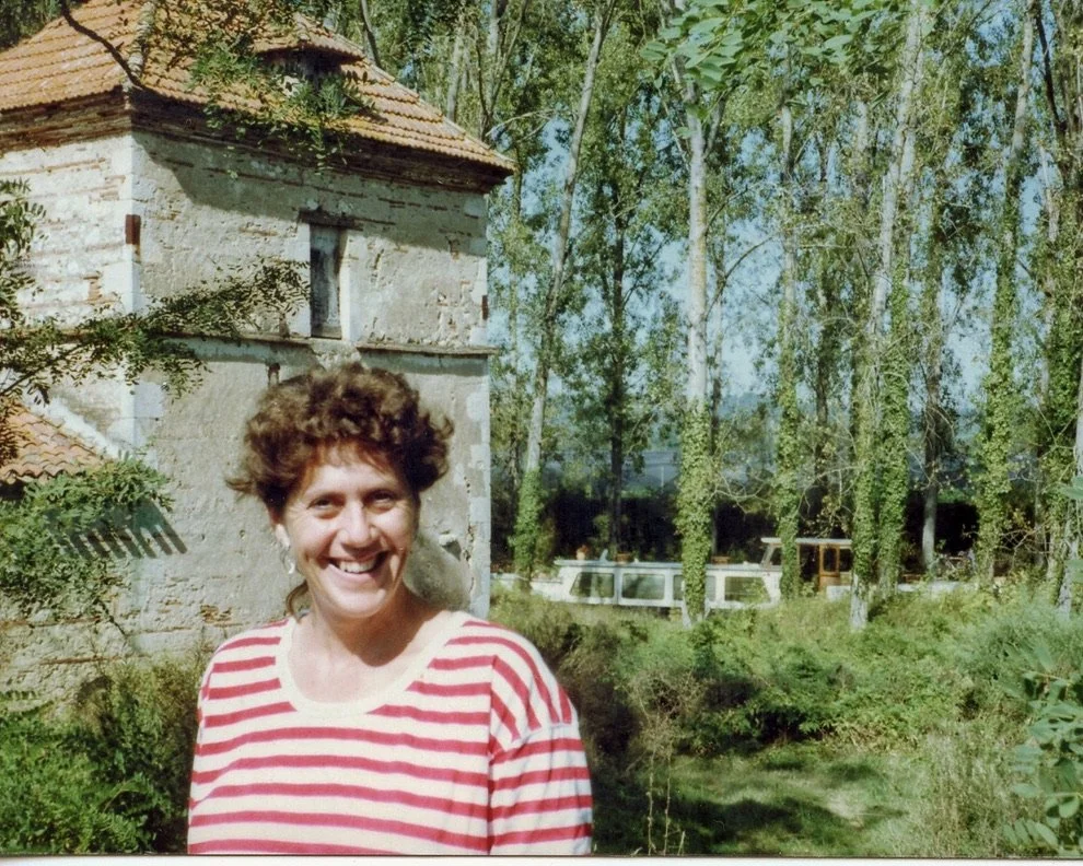 Kate Hill, her barge and Pigeonnier at Camont 1989