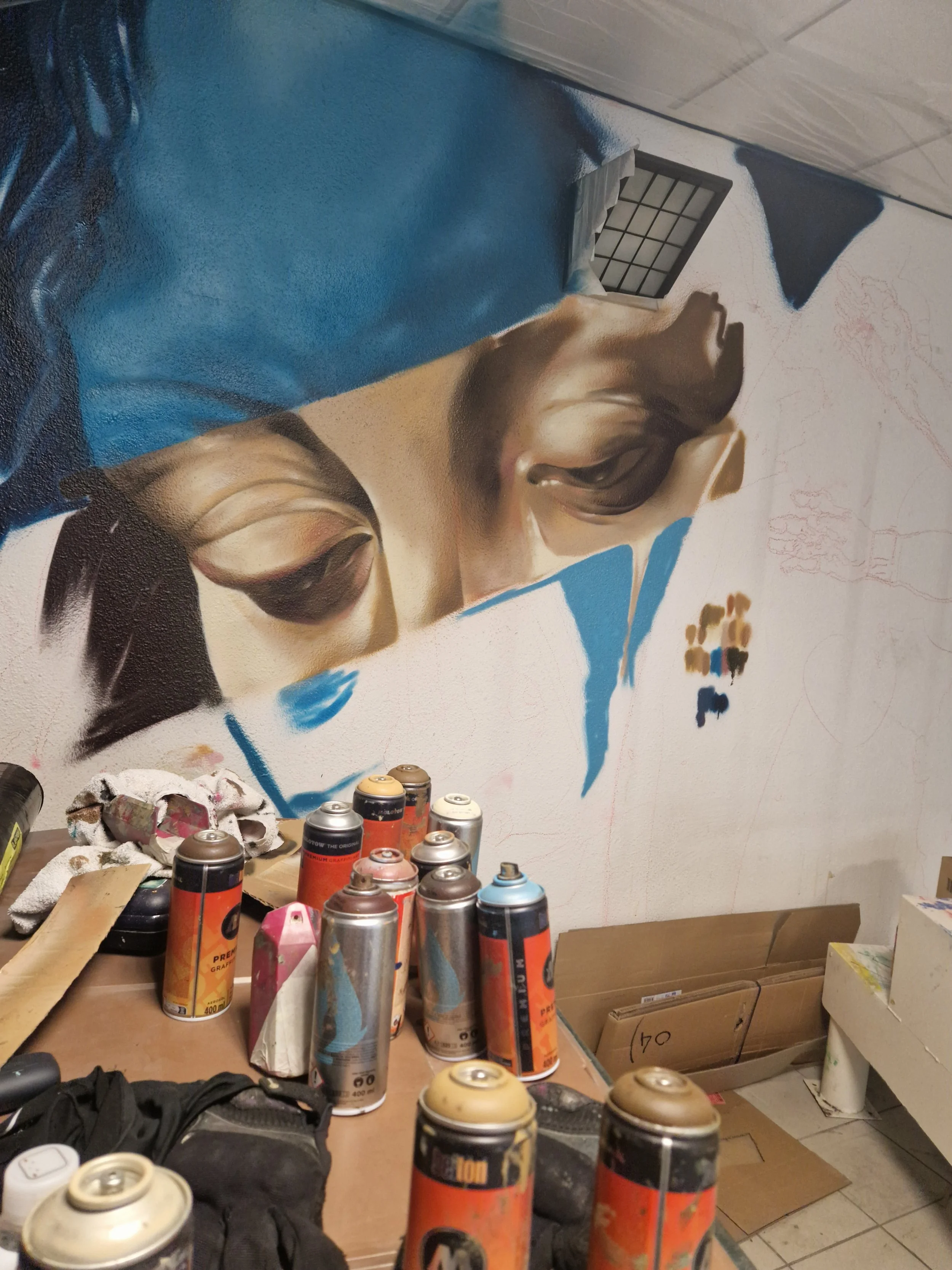 Une fresque murale de EGGS EGGS58STUDIO représentant une oeuvre de Leonard de vinci en cours de réalisation. Wip LEP LDV