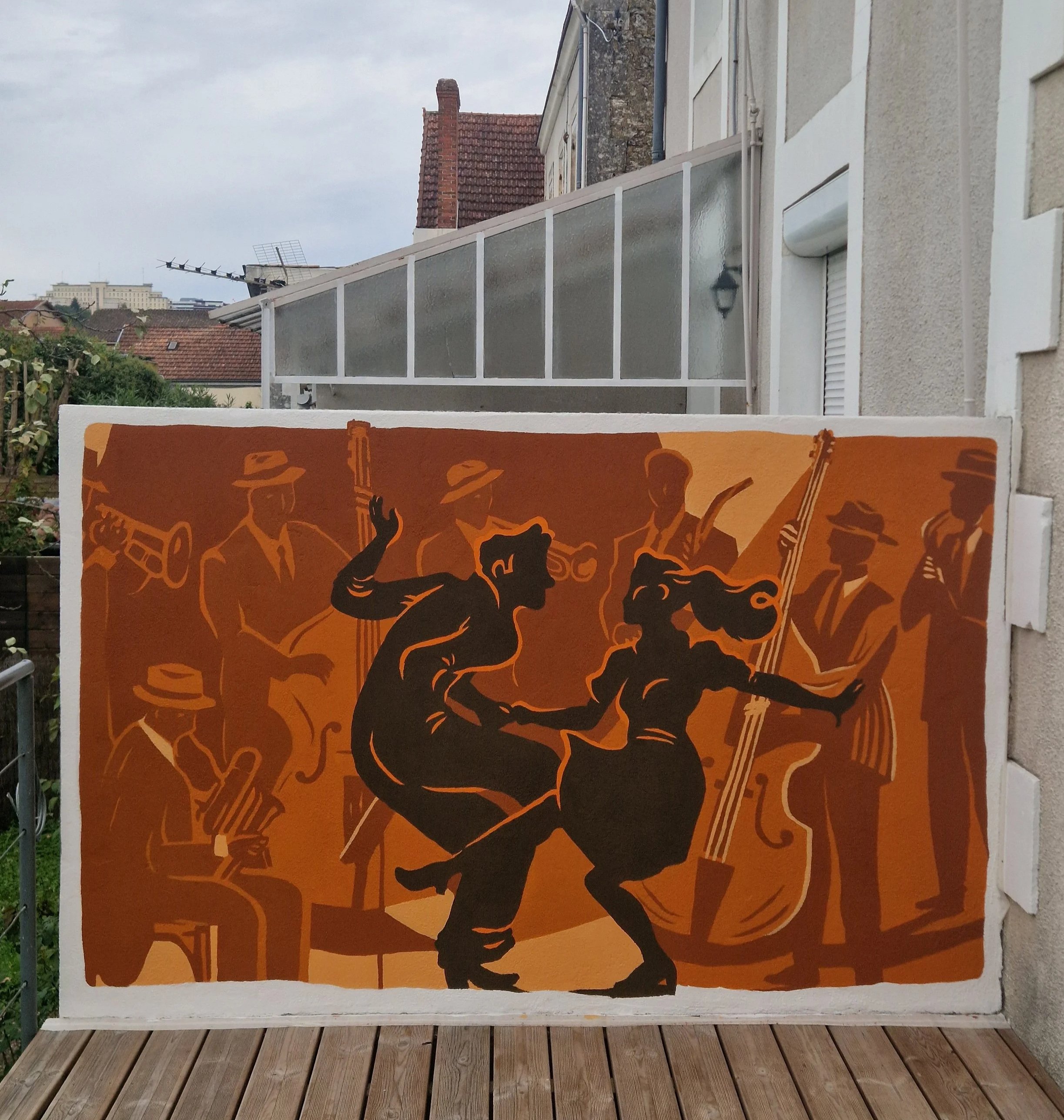 fresque artistique d'une Scène d’un groupe de jazz avec un coule de danseur. Retro swing- acrylique.