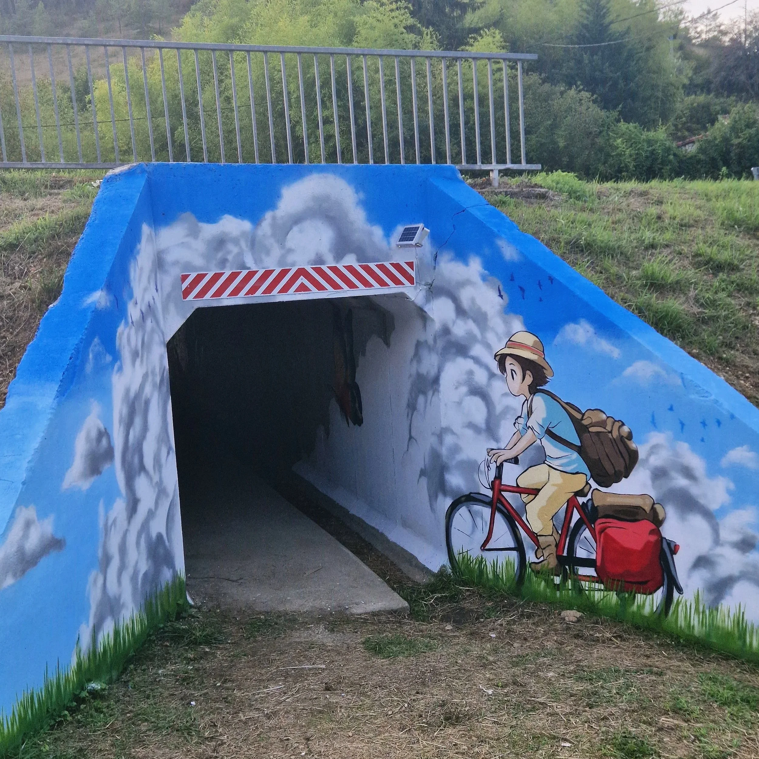 Fresque murale en atelier collectif pour l'entré d'une piste cyclable a Grun Bordas.Street art graffiti