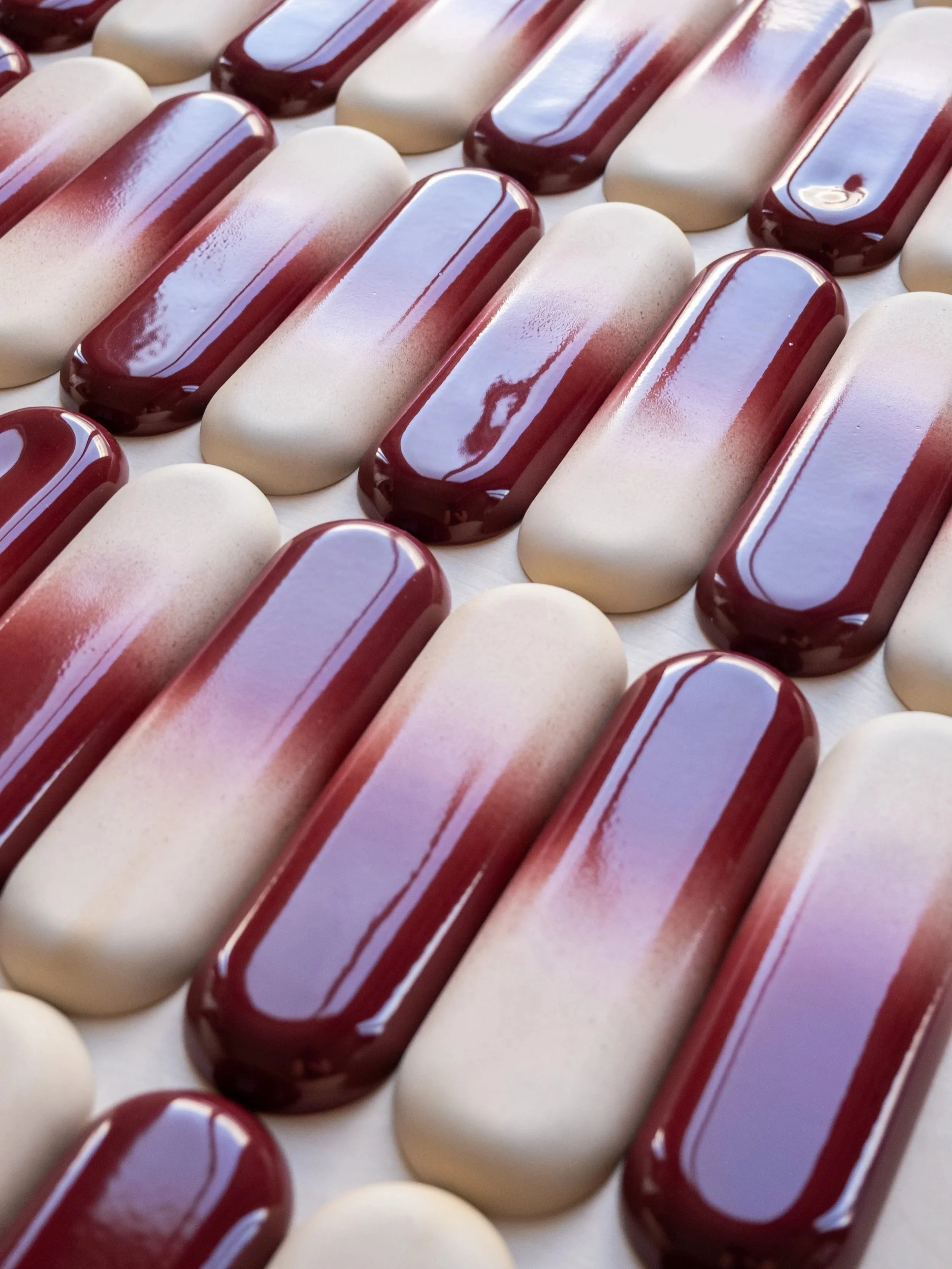PILL_twotone_5x9_cherry+stone_%C2%A9SanneKaal_04.jpg