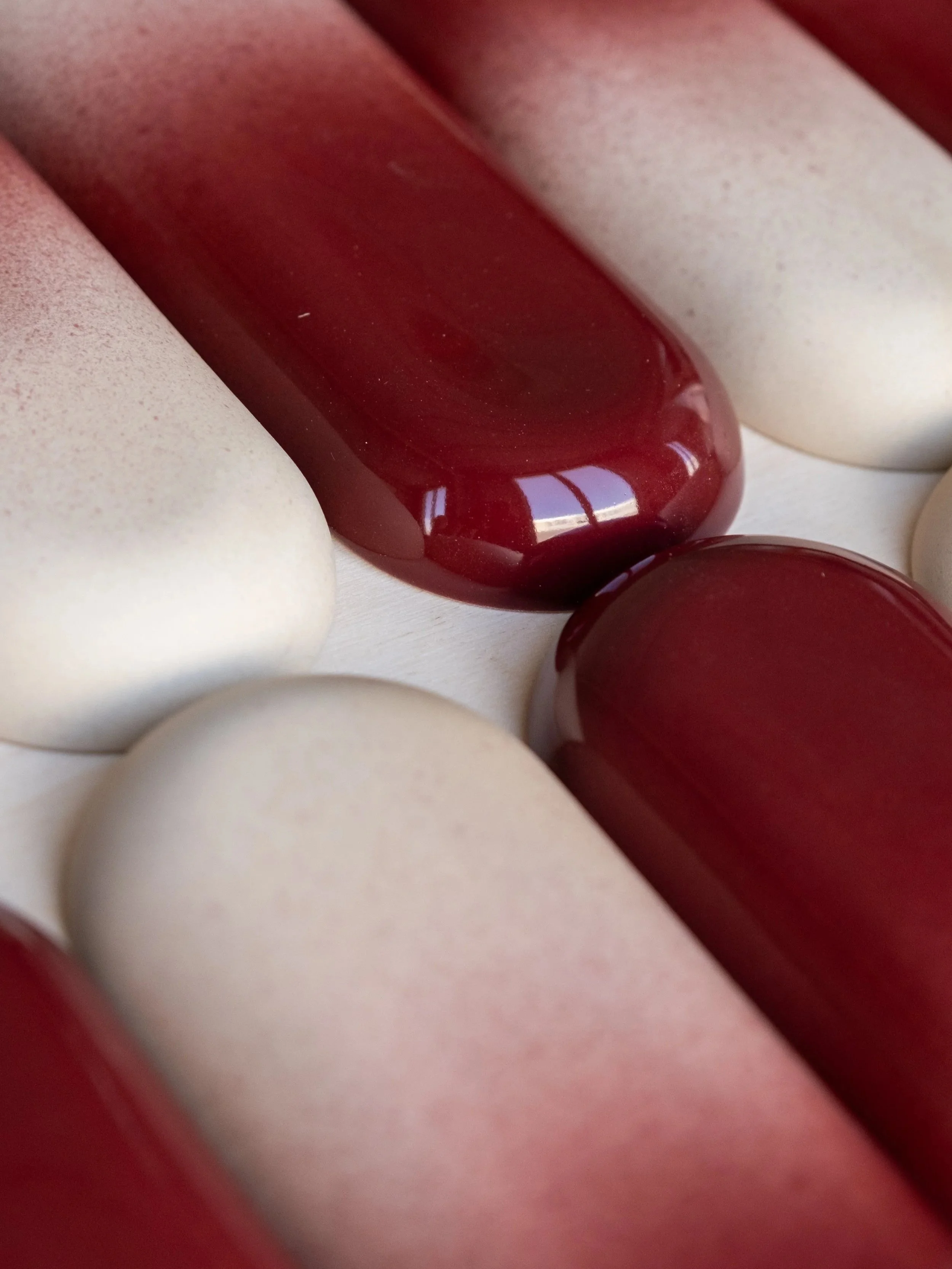 PILL_twotone_5x9_cherry+stone_%C2%A9SanneKaal_06.jpg