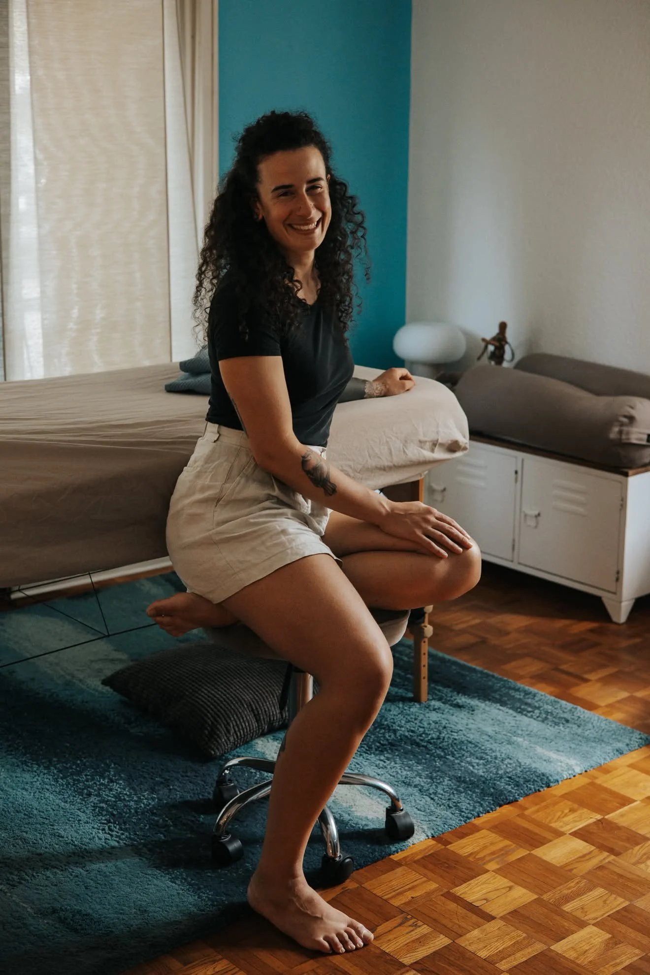 Massage, masseuse, coton de soi