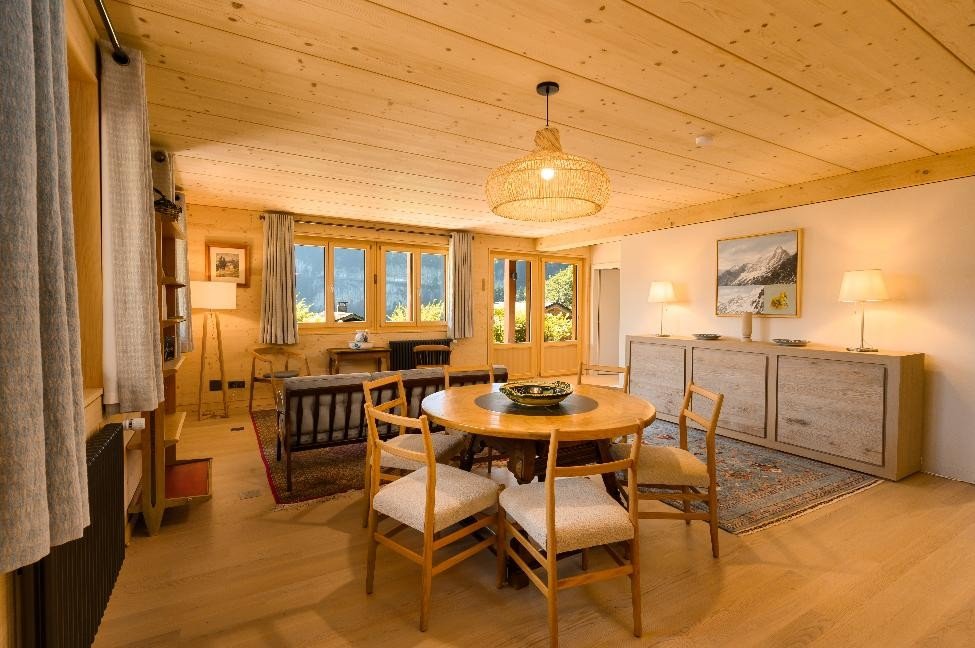 GG Oisseaux apart living room south view.jpg