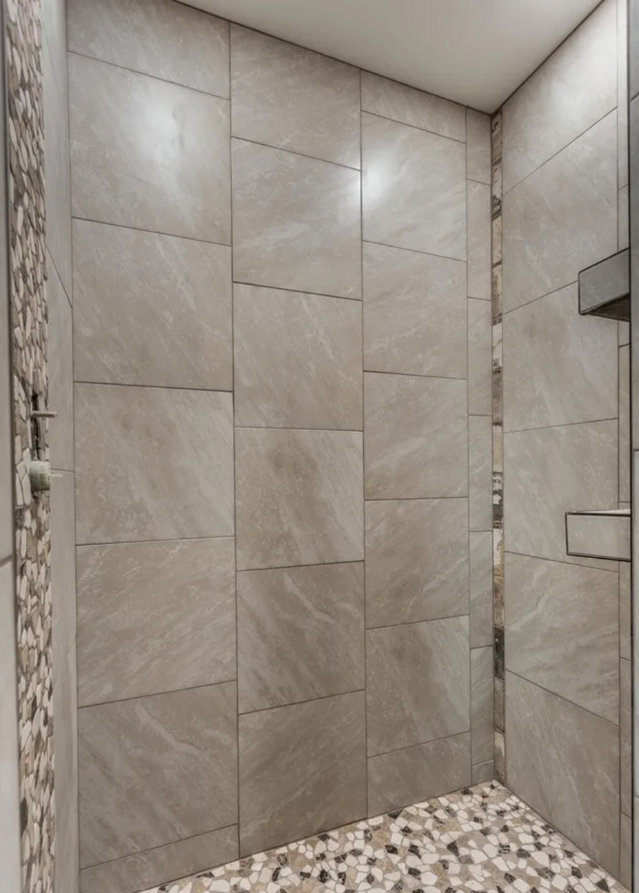 448 Blue Ox Shower