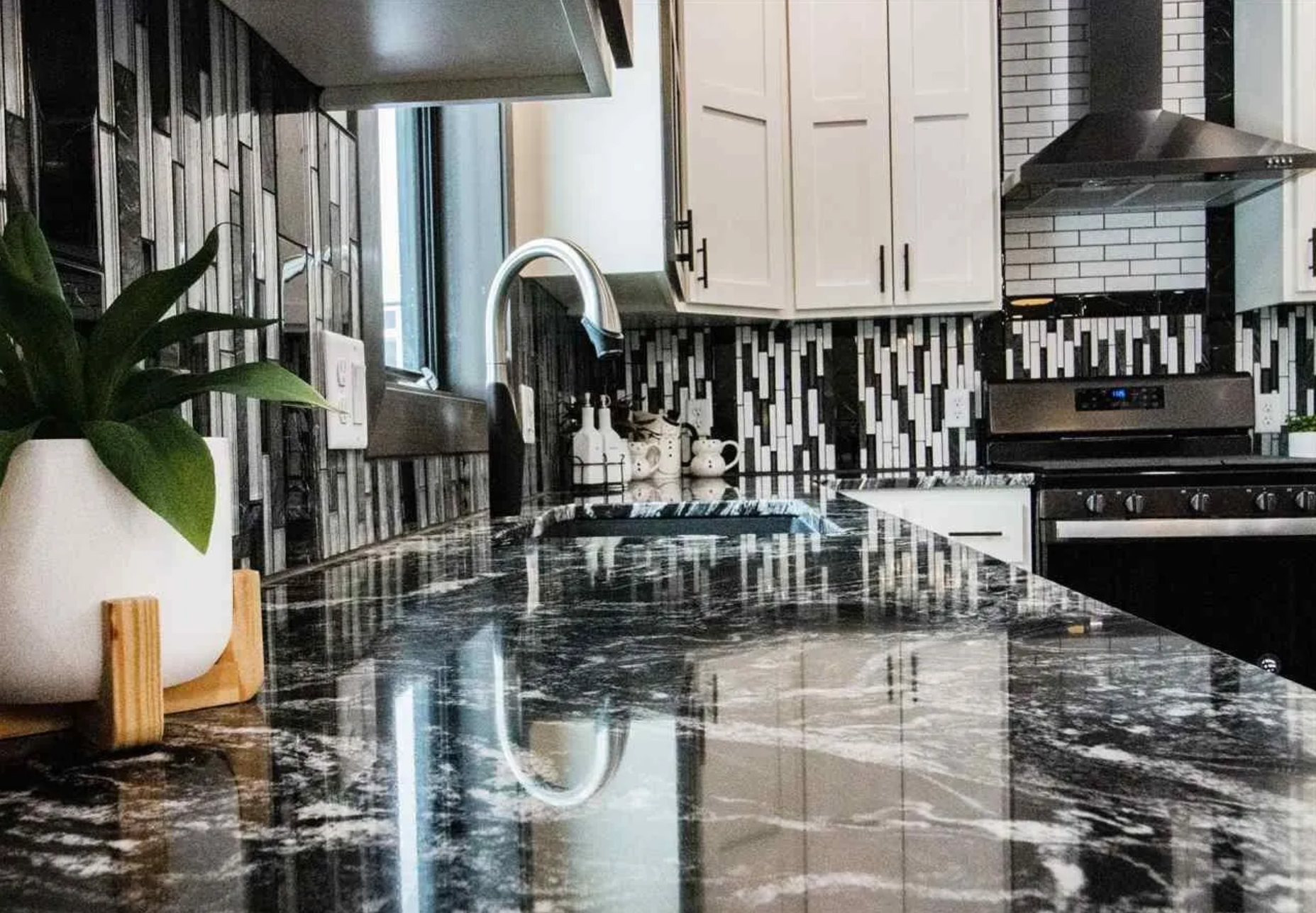 700 W 81st Kitchen Counter and Sink