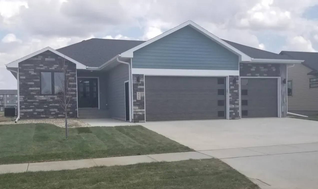 448 Blue Ox Cir Custom House