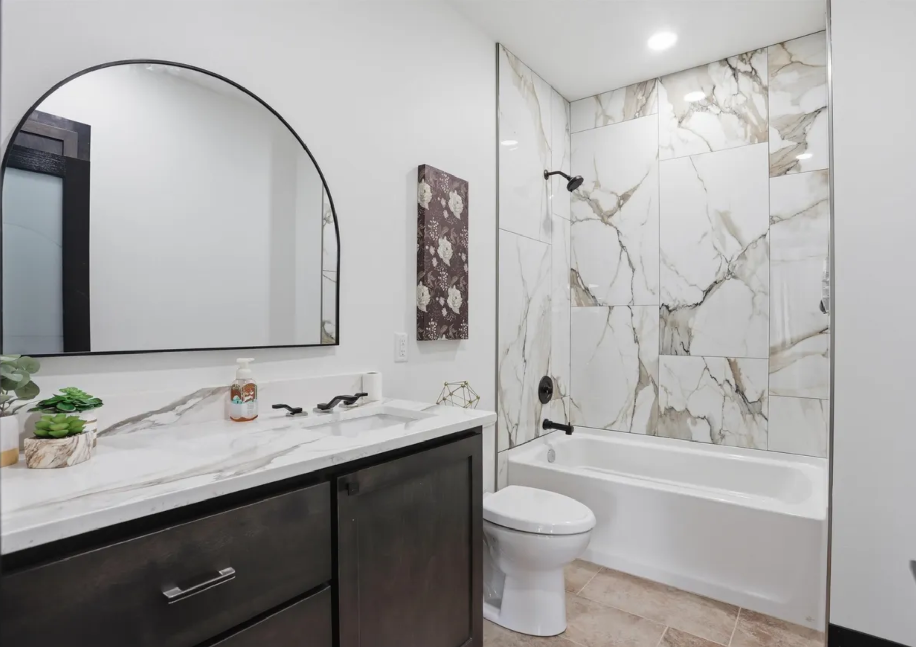 523 Bunyan Bathroom