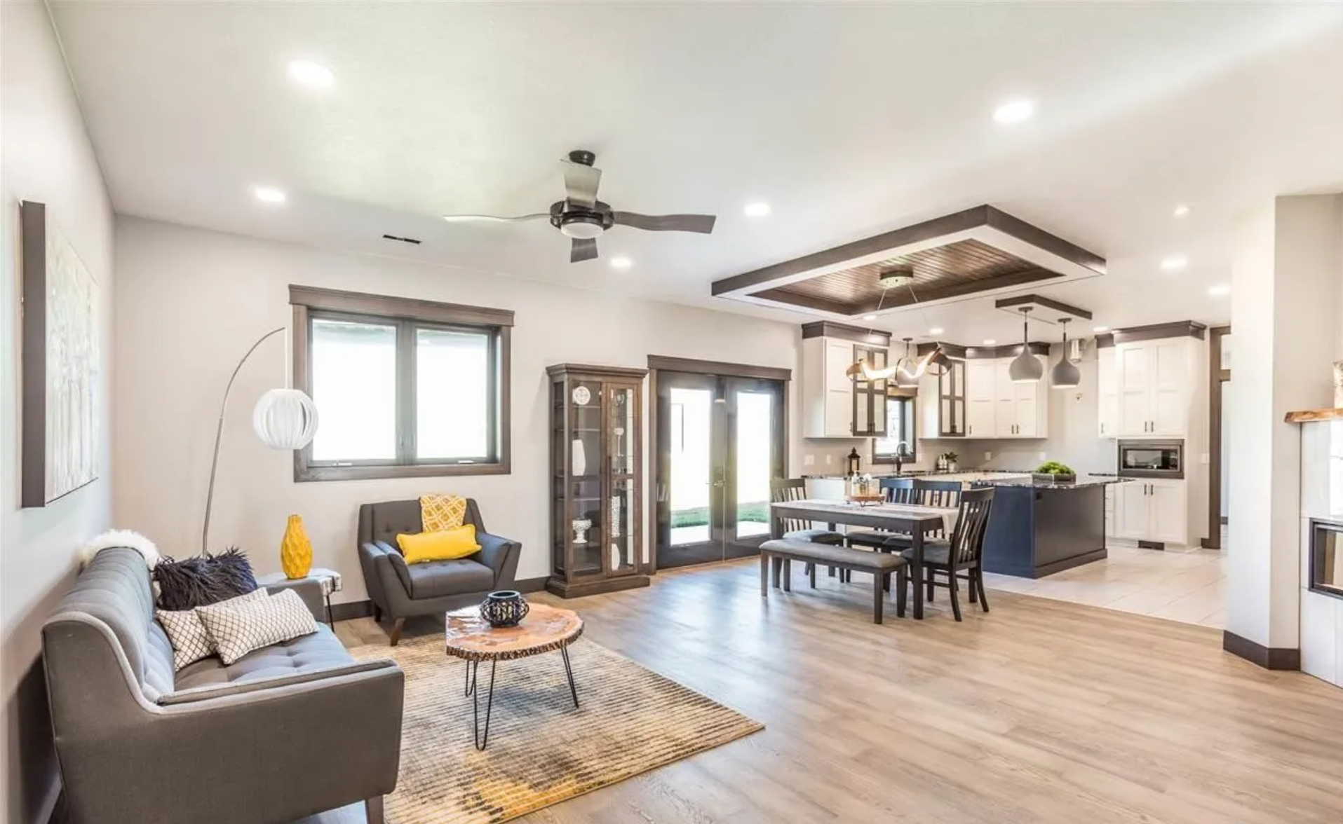 700 W 81st Living Room, Dining Room, and Kitchen