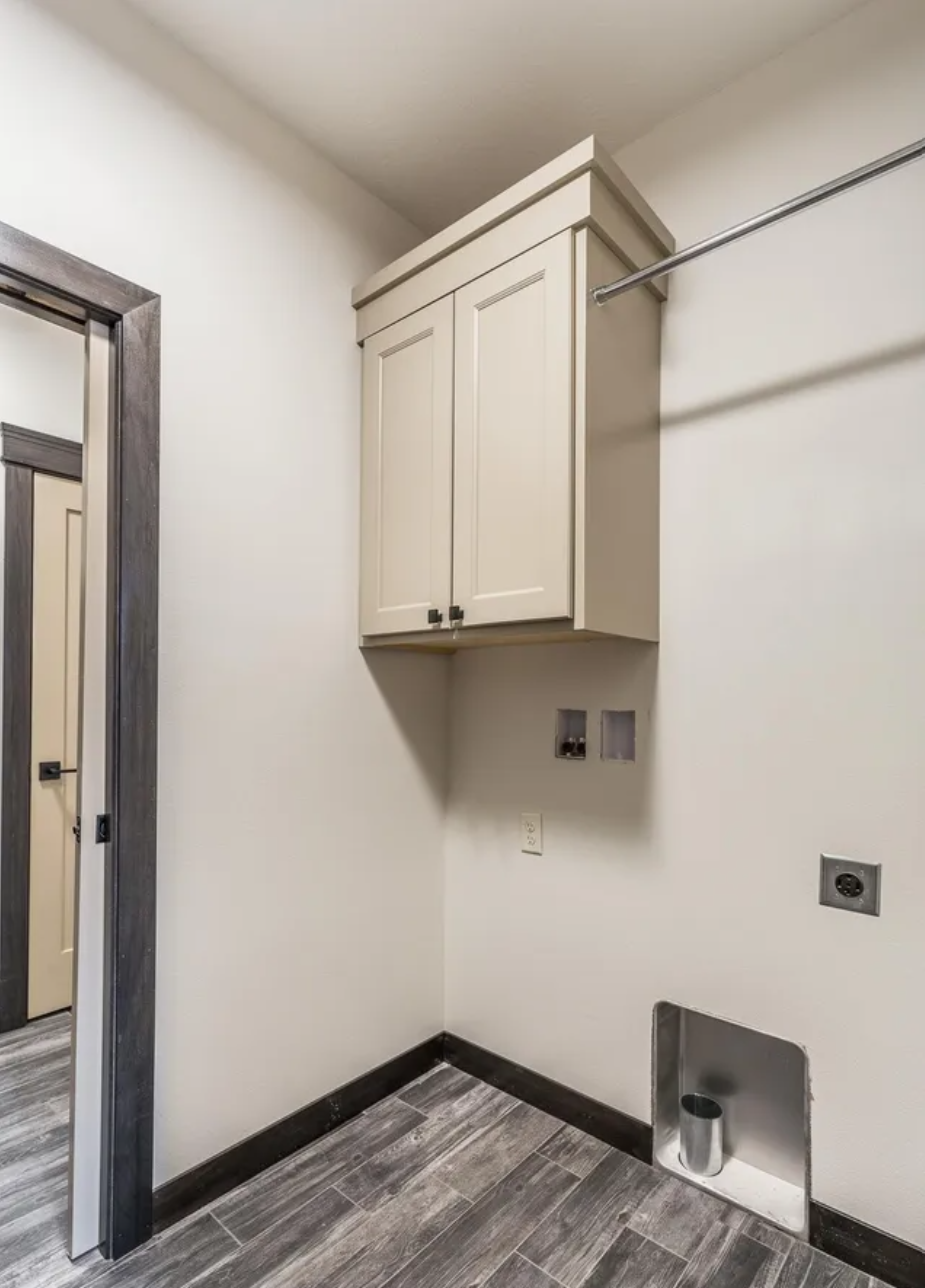 448 Blue Ox Laundry Room