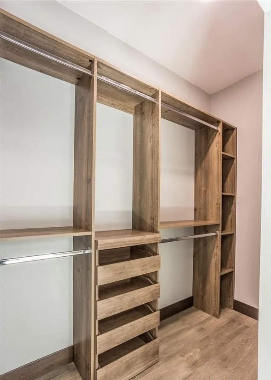 700 W 81st Closet