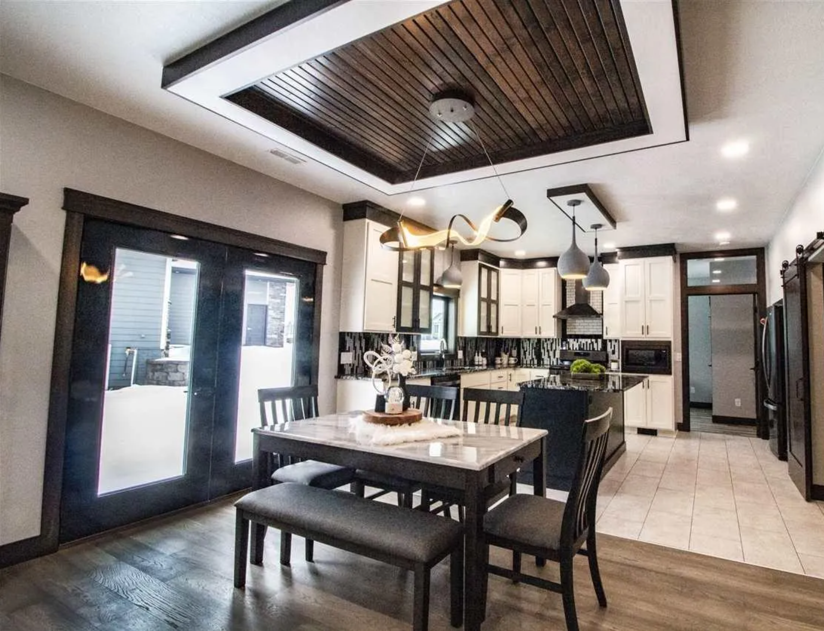 Kitchen of 700 W 81st St