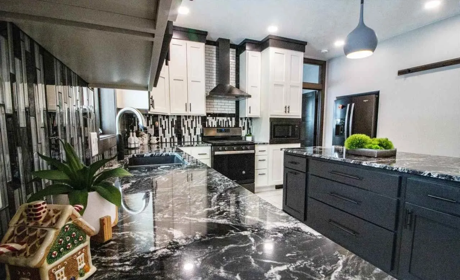 700 W 81st Kitchen