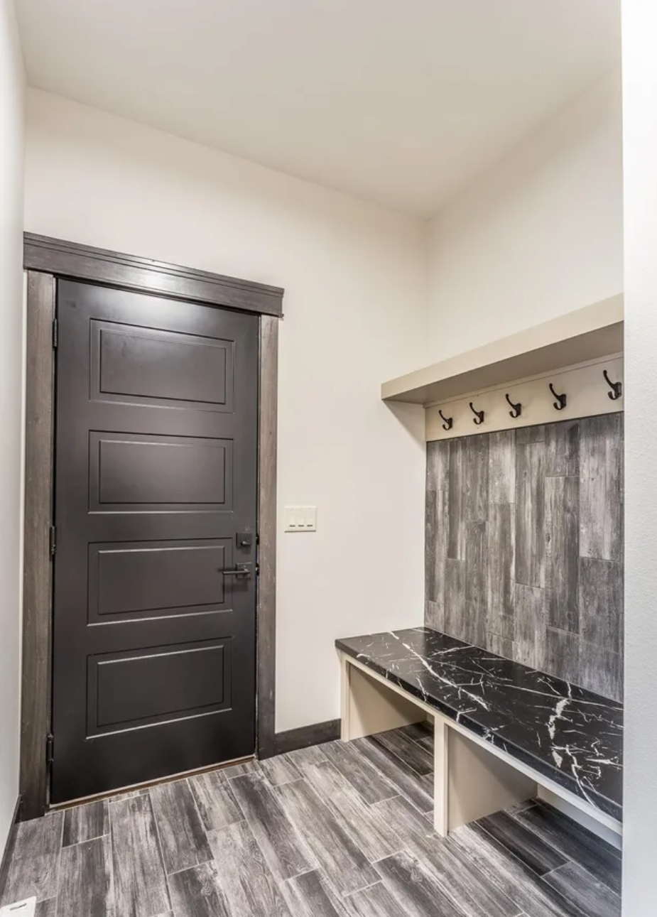 448 Blue Ox Entrance
