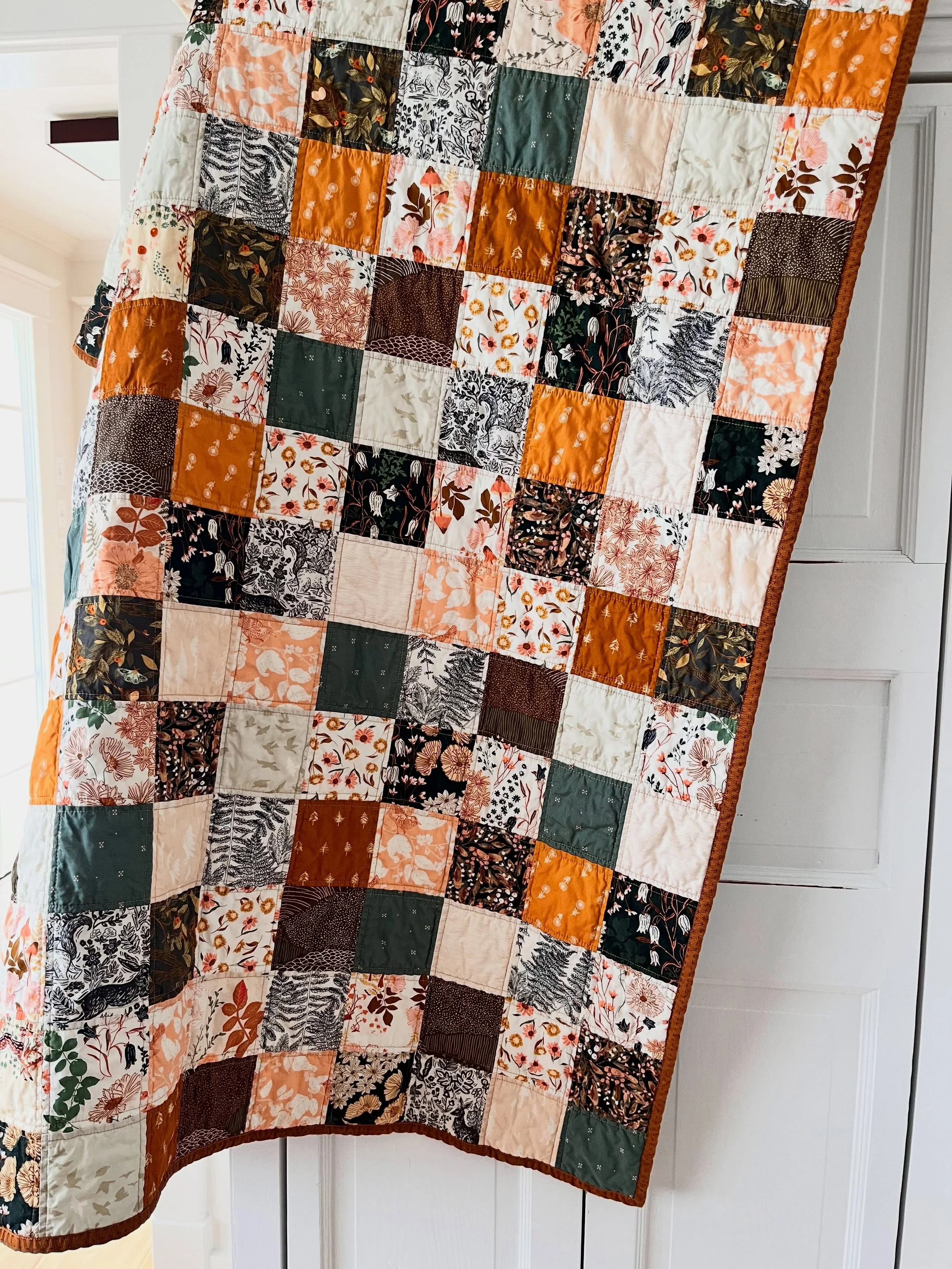 I had an order for a baby quilt with a forest/fauna vibe, so together with my customer, we chose just the right fabrics for this project. A custom quilt is a unique way to welcome a new baby into the world, and my wish is for baby to use this as a pl