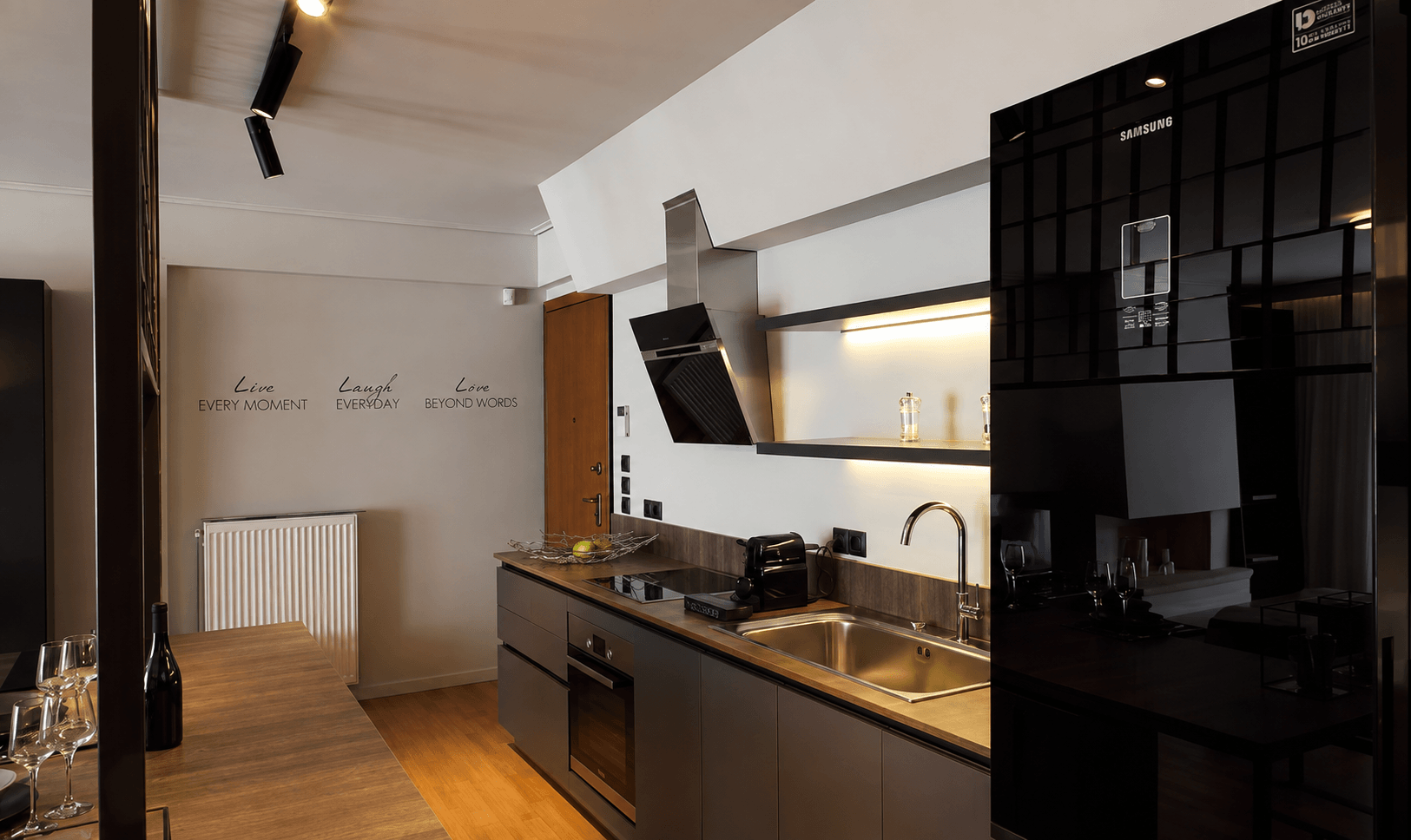AIRBNB_ELLINIKON_1.png