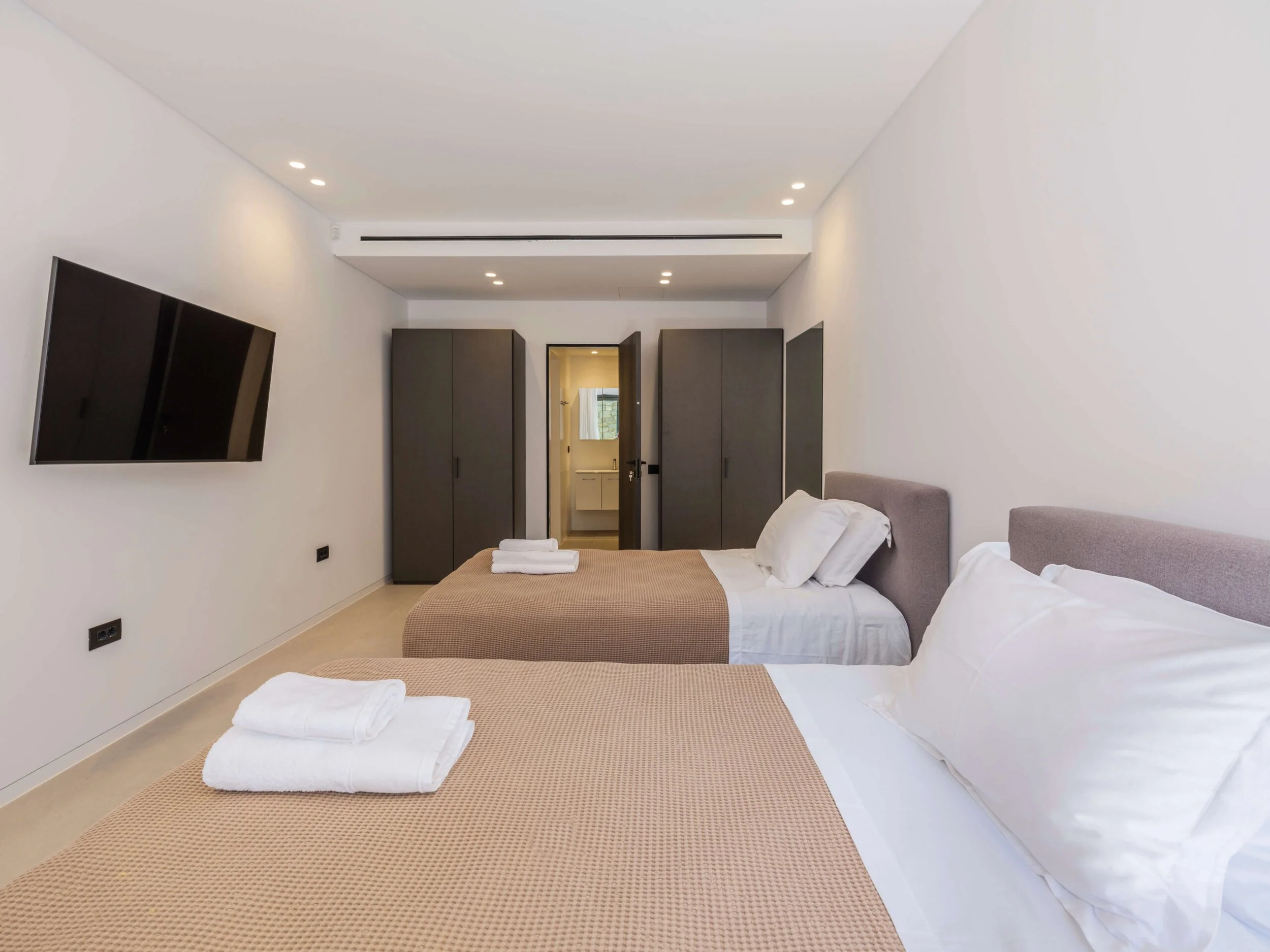 PRIVATE_VILLA_IN_MYKONOS_2-scaled.jpg