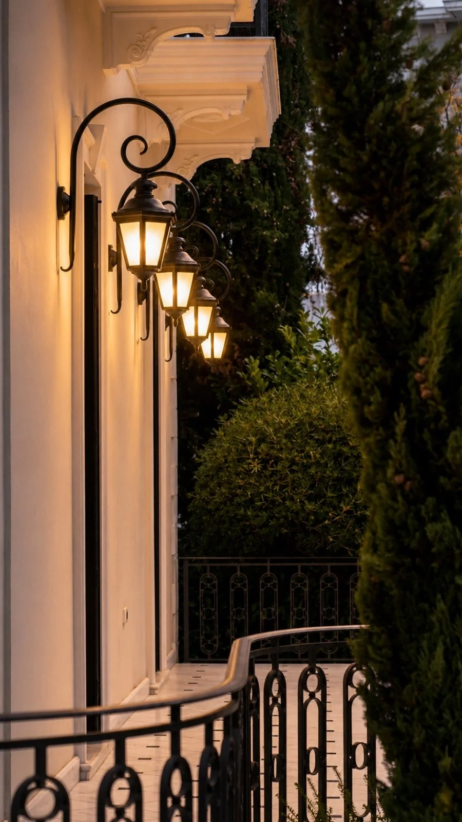 Mansion-in-kifissia-outdoor-3.jpg
