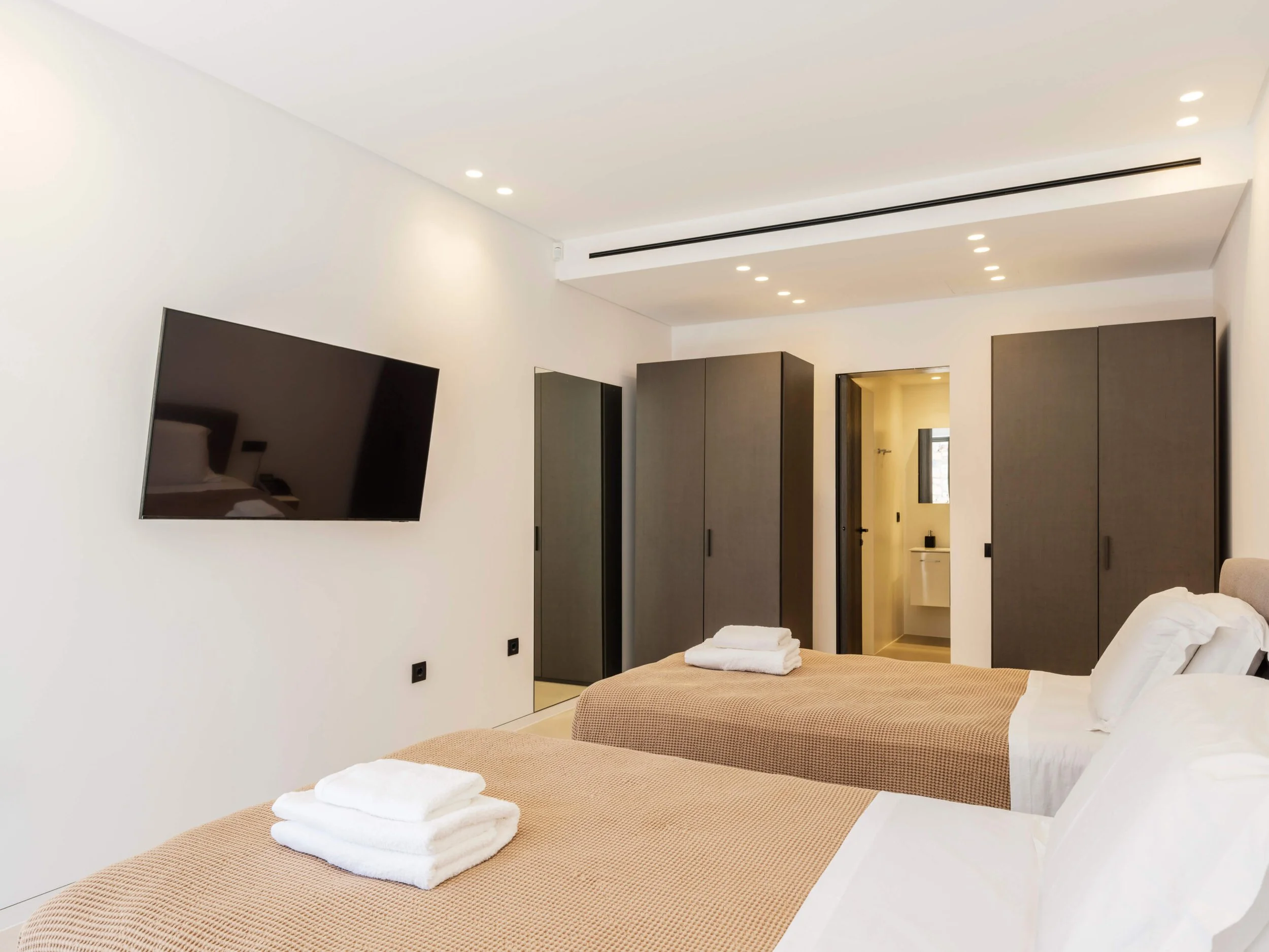 PRIVATE_VILLA_IN_MYKONOS_4-scaled.jpg